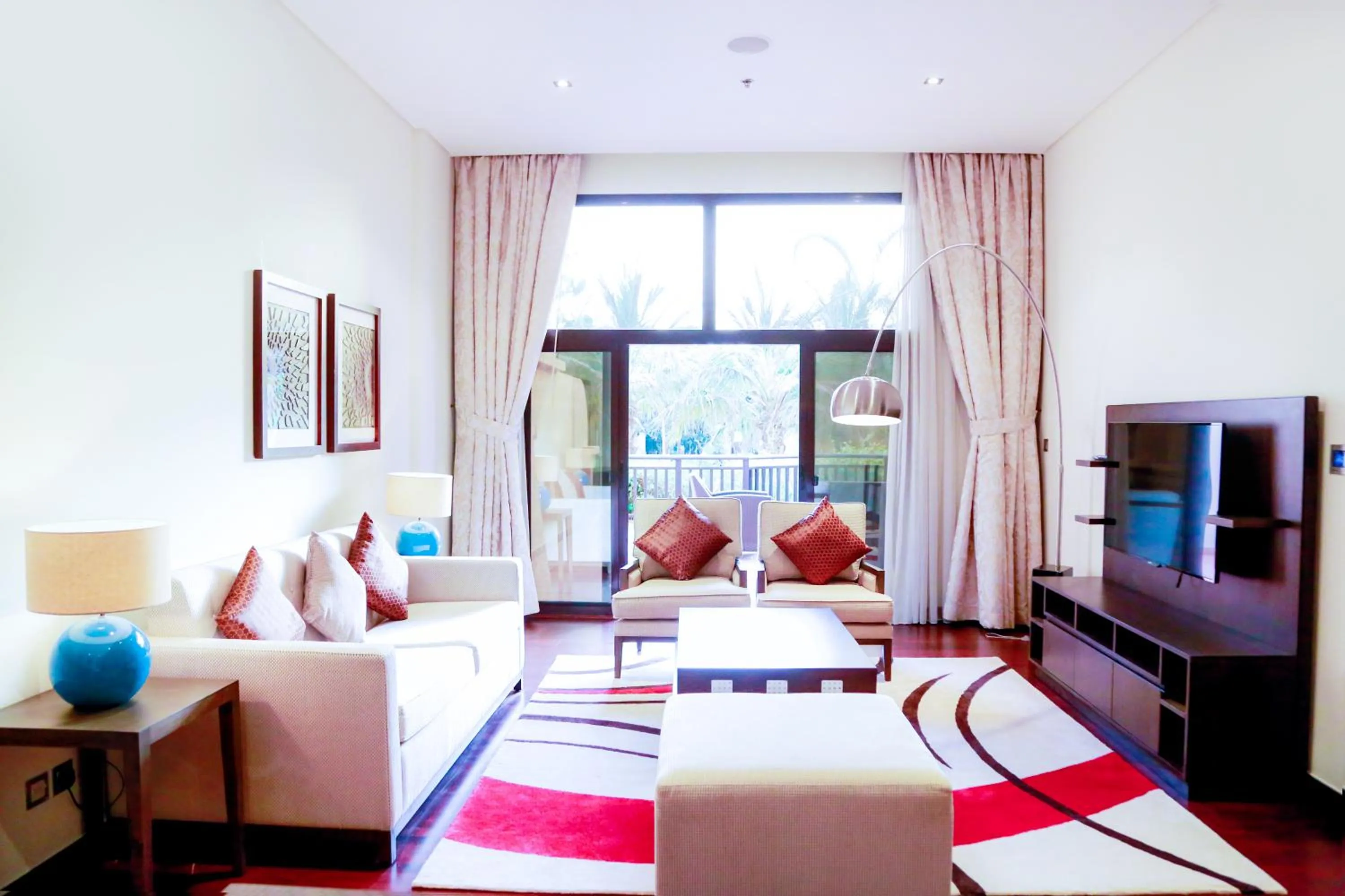 Bed in Luxe Getaways Royal Amwaj Palm Jumeirah Resort Apartment Holiday Home