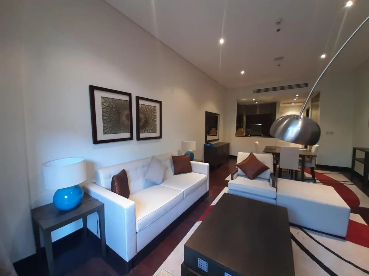 Bed in Luxe Getaways Royal Amwaj Palm Jumeirah Resort Apartment Holiday Home