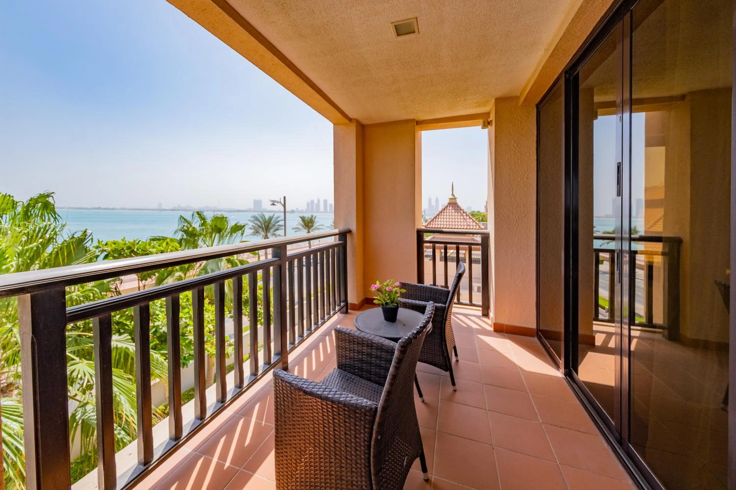 Luxe Getaways Royal Amwaj Palm Jumeirah Resort Apartment Holiday Home