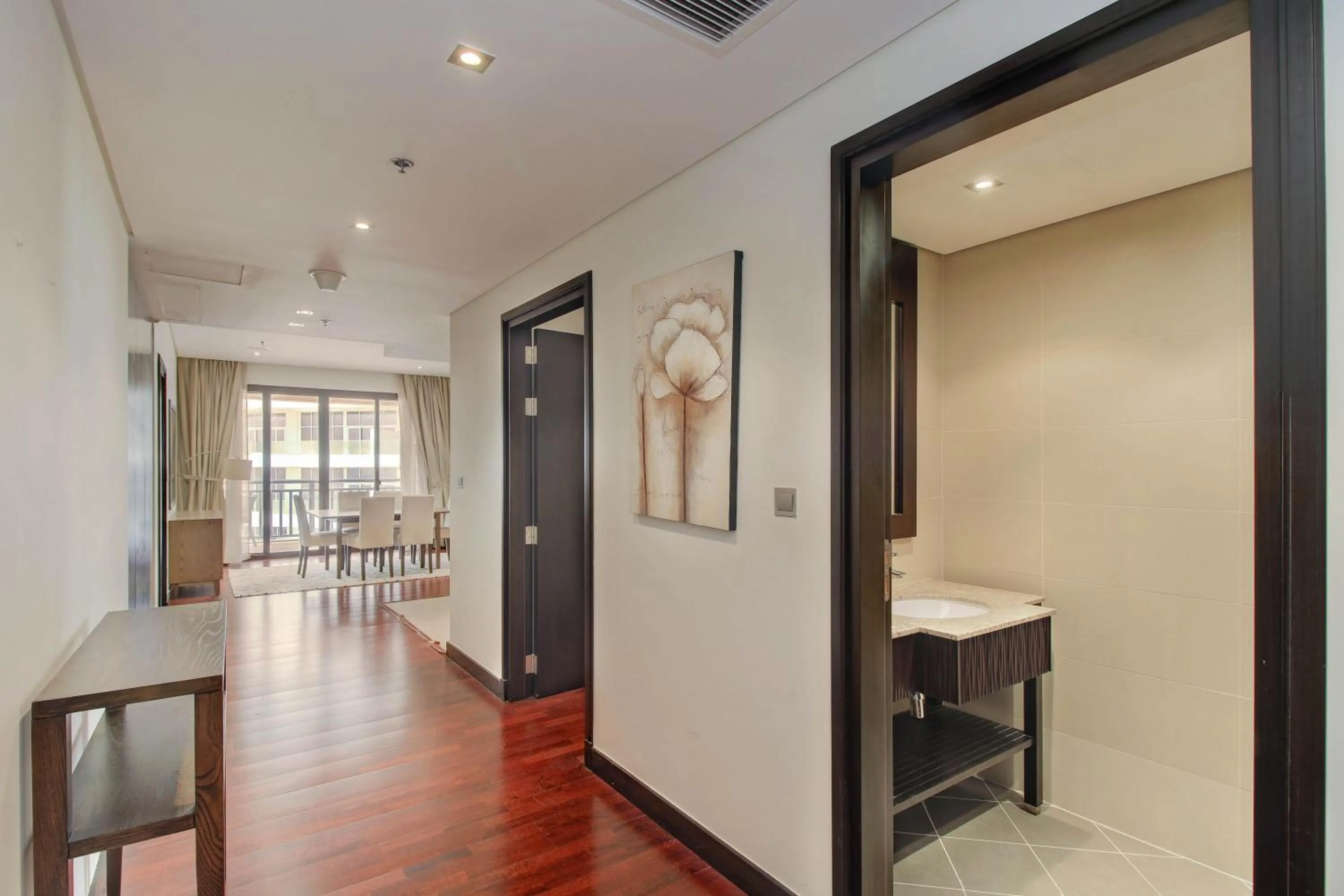 Luxe Getaways Royal Amwaj Palm Jumeirah Resort Apartment Holiday Home