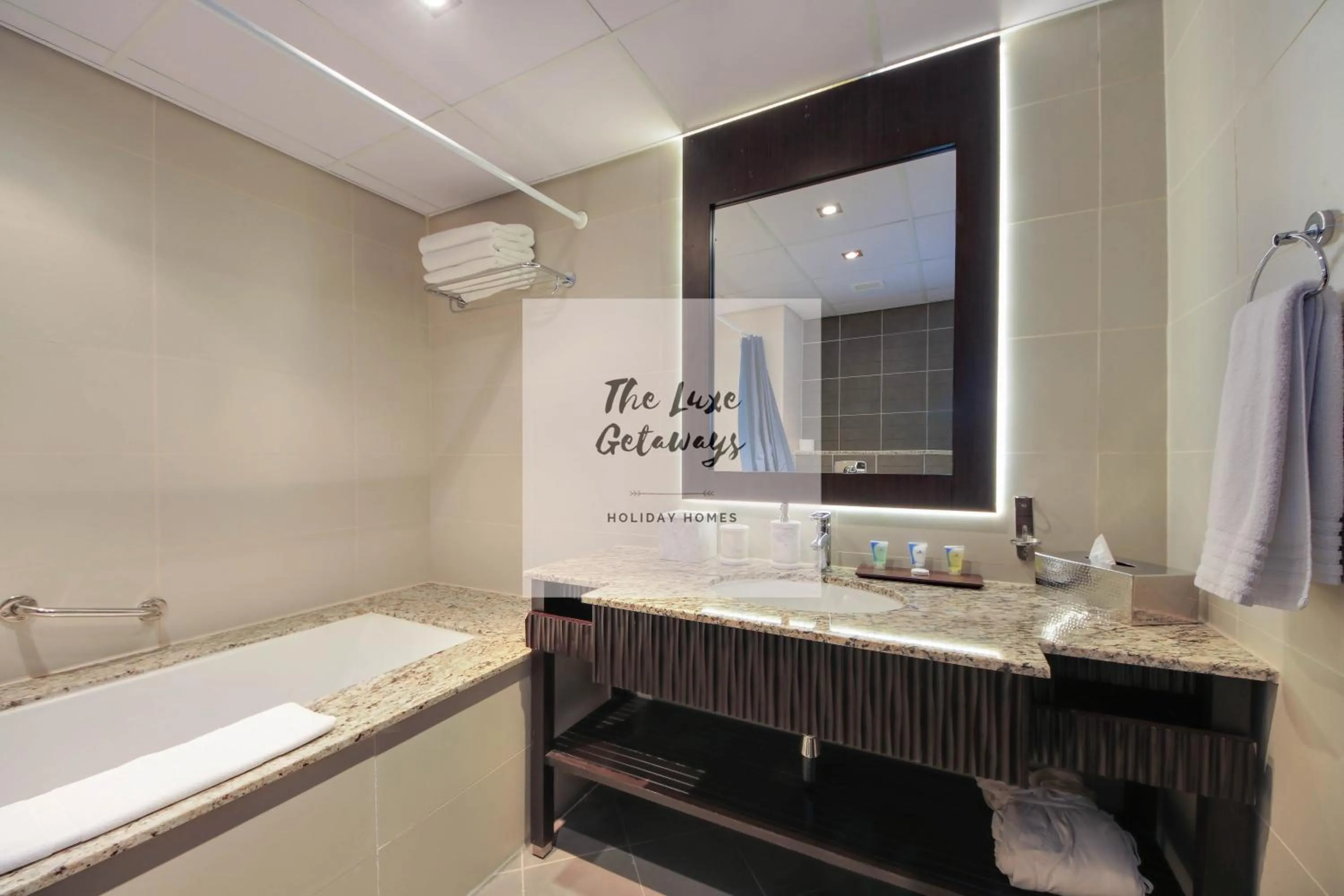 Luxe Getaways Royal Amwaj Palm Jumeirah Resort Apartment Holiday Home