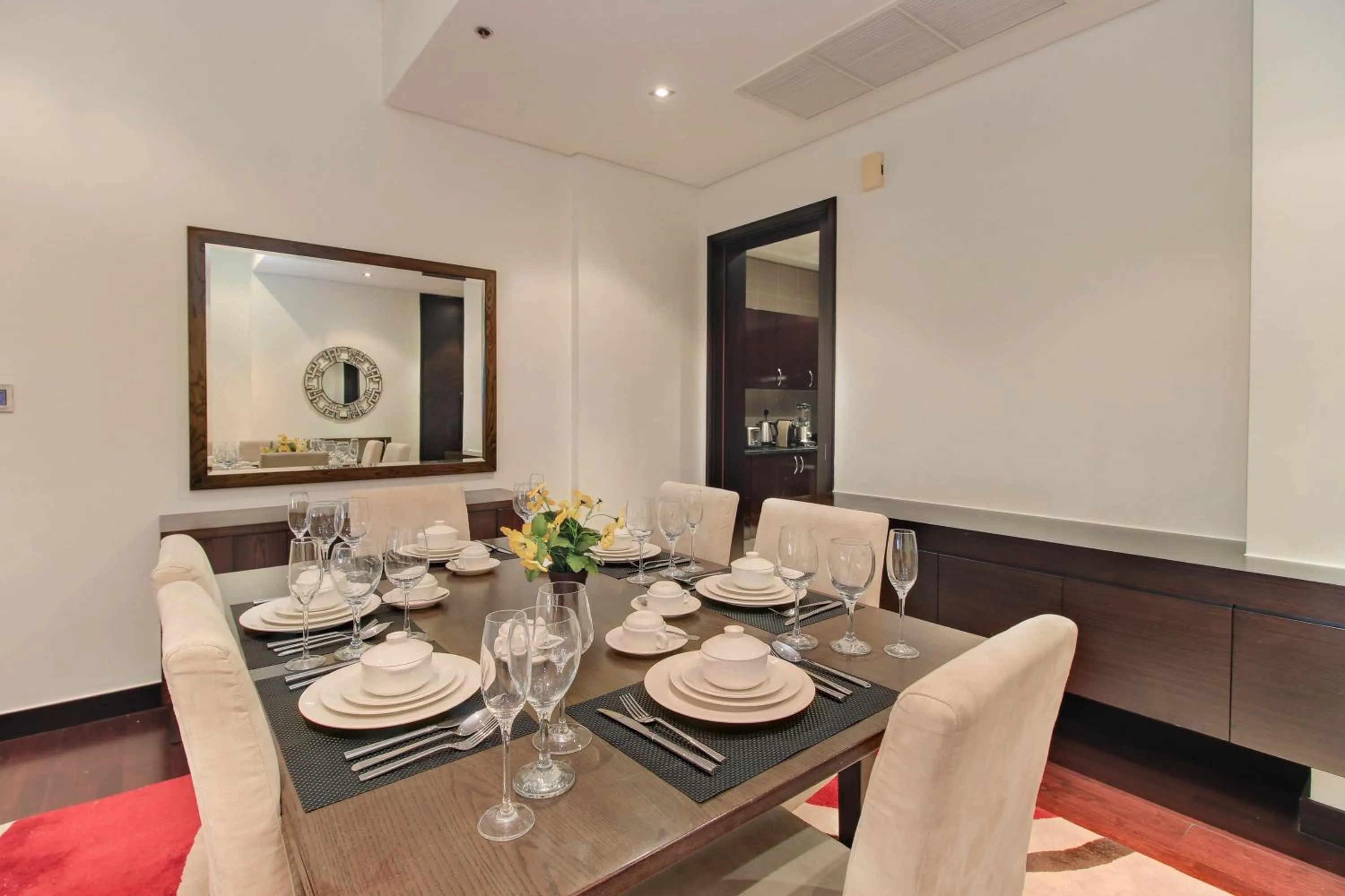 Luxe Getaways Royal Amwaj Palm Jumeirah Resort Apartment Holiday Home