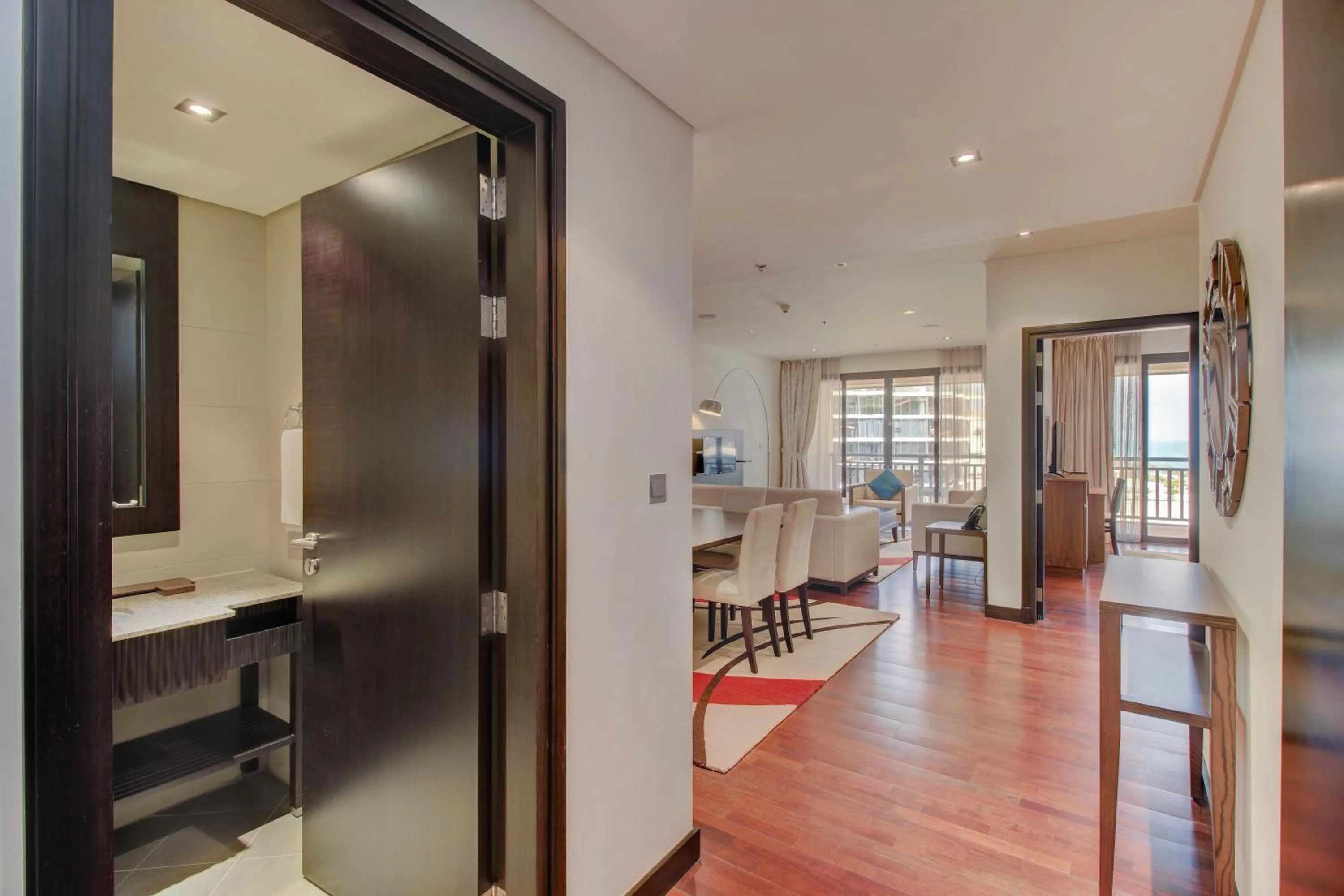 Luxe Getaways Royal Amwaj Palm Jumeirah Resort Apartment Holiday Home