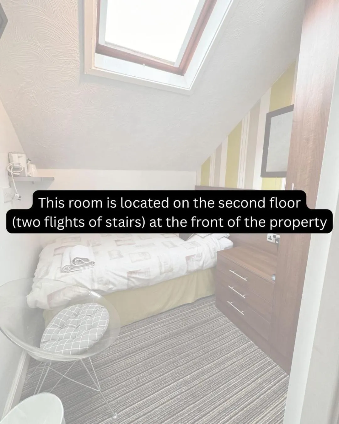 Bed in Delovely Hotel