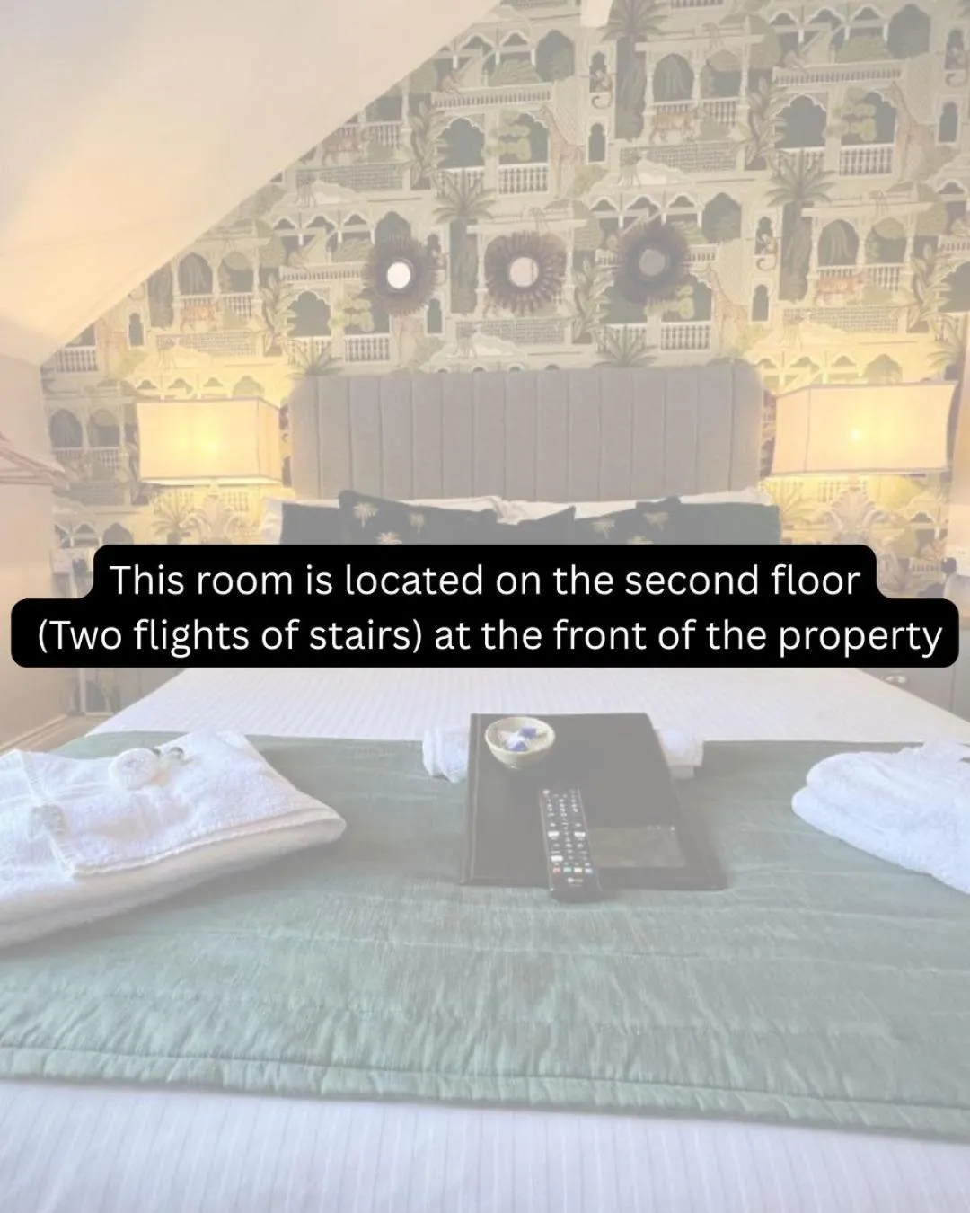 Bed in Delovely Hotel