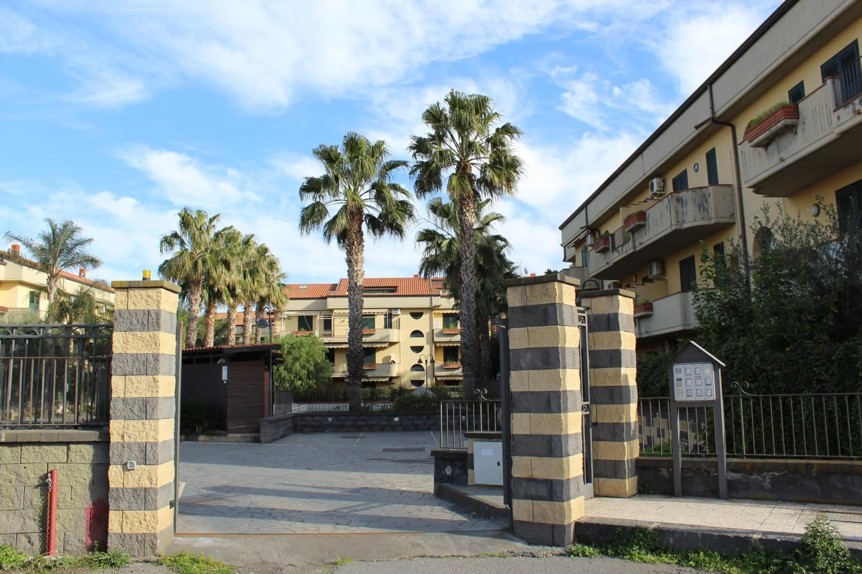 Facade/entrance in Etna - Taormina