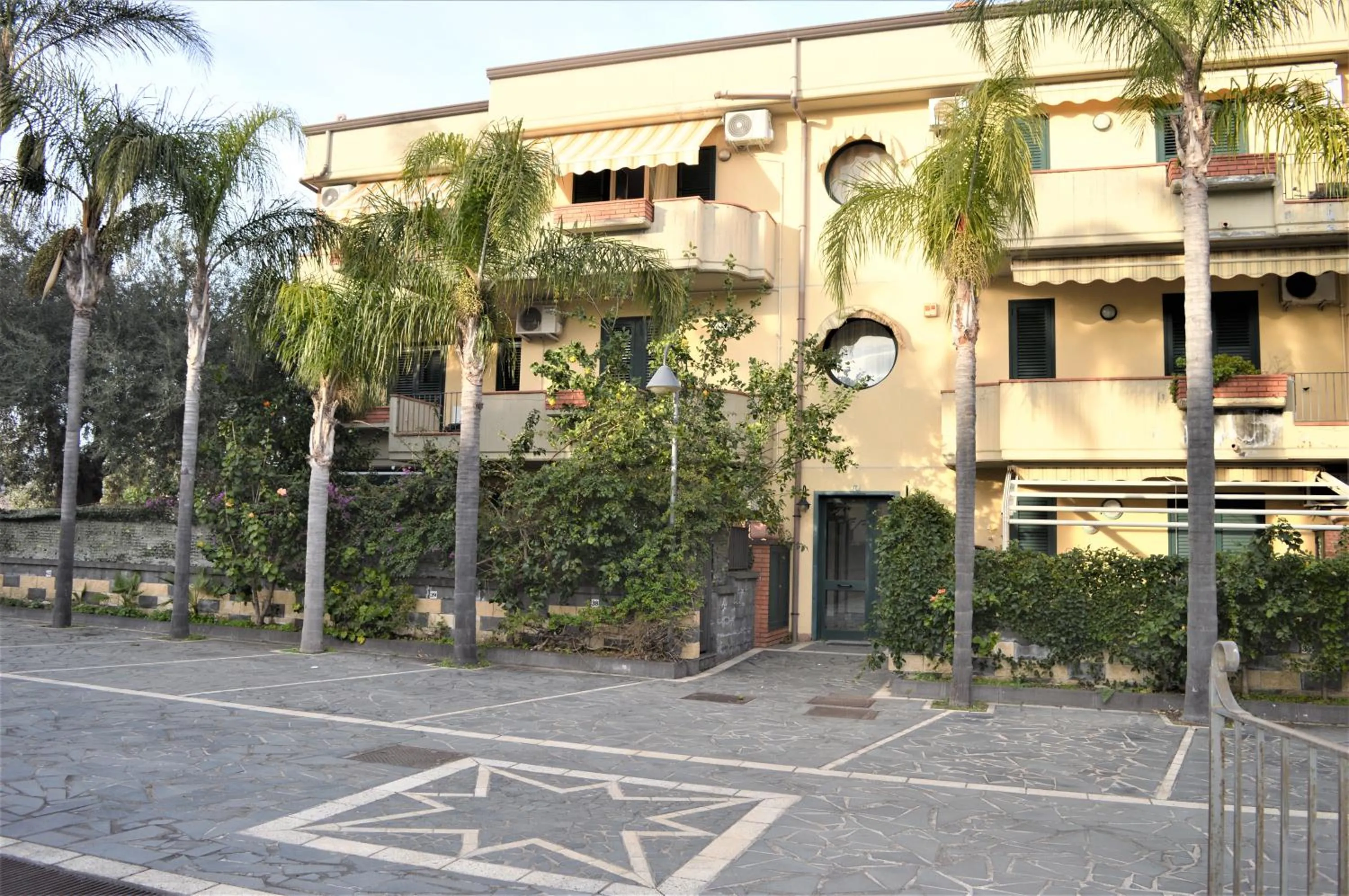 Neighbourhood in Etna - Taormina