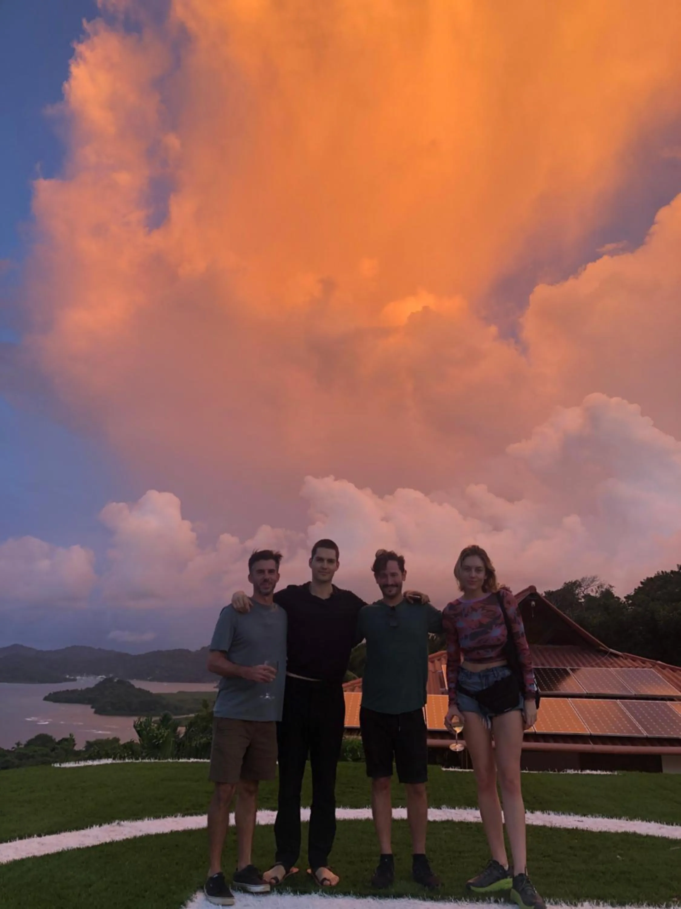 People in Ciel y Miel