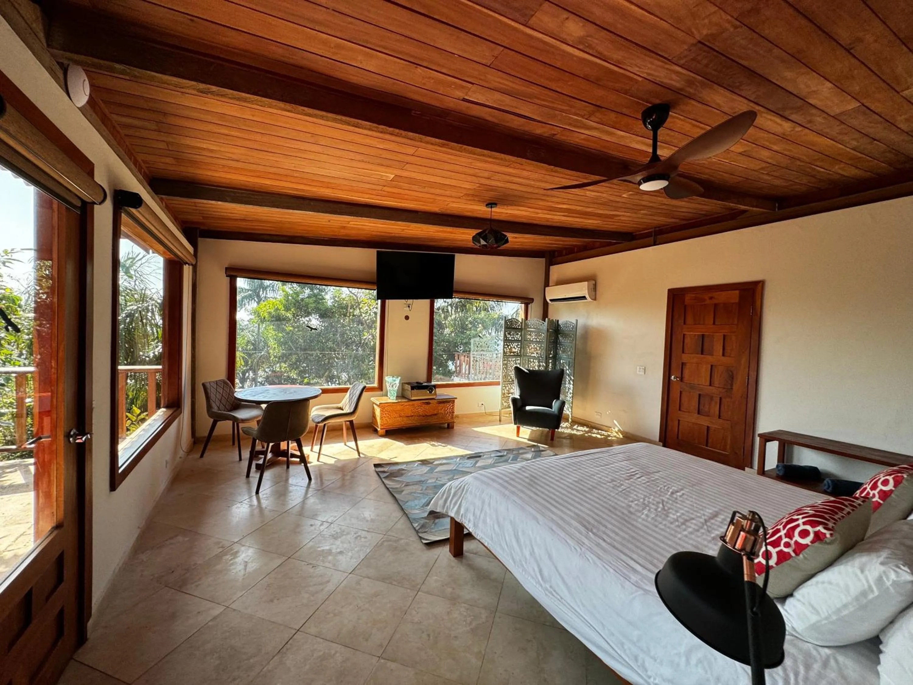 Bedroom, Bed in Ciel y Miel