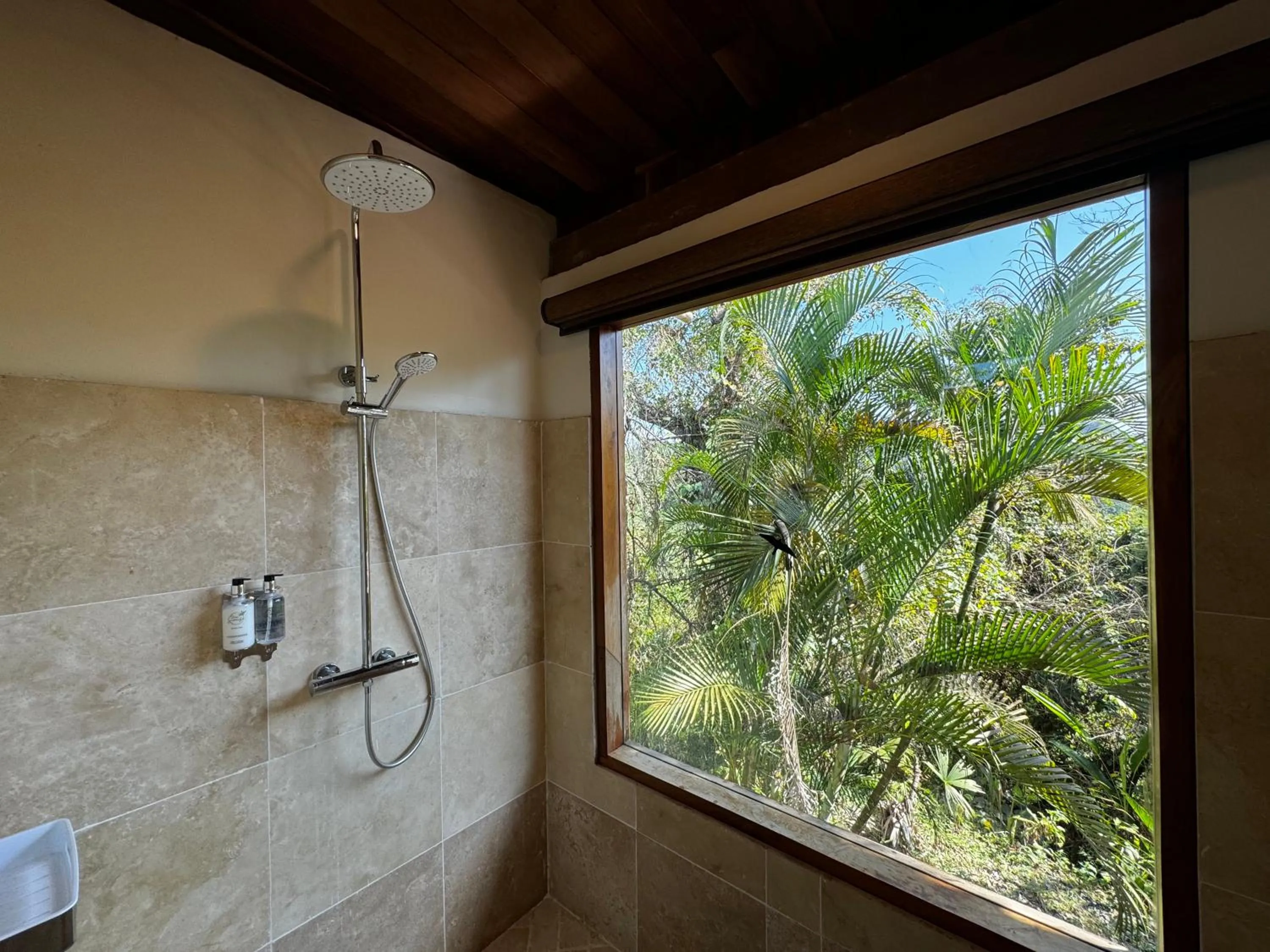 Shower in Ciel y Miel