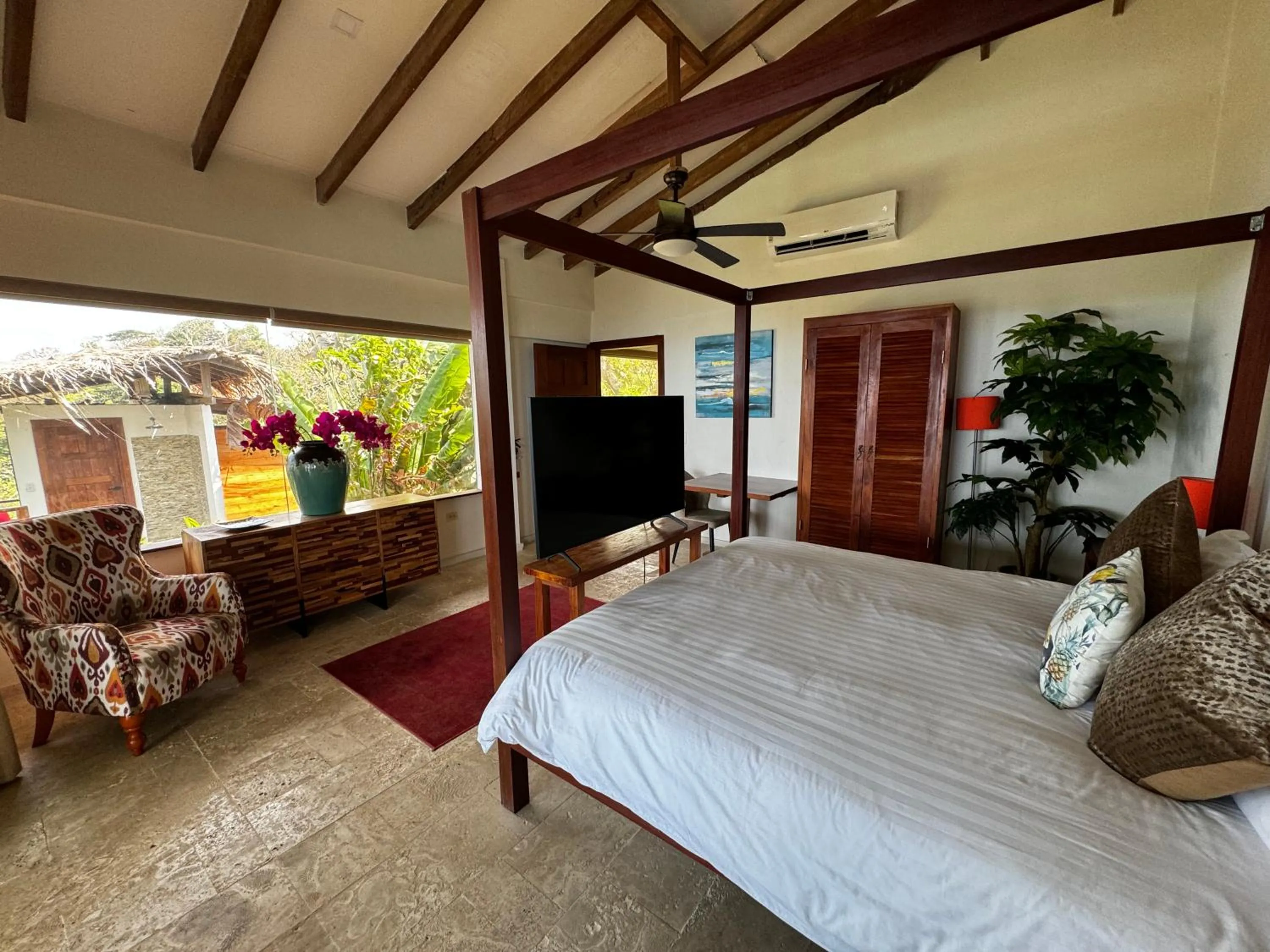 Bedroom, Bed in Ciel y Miel