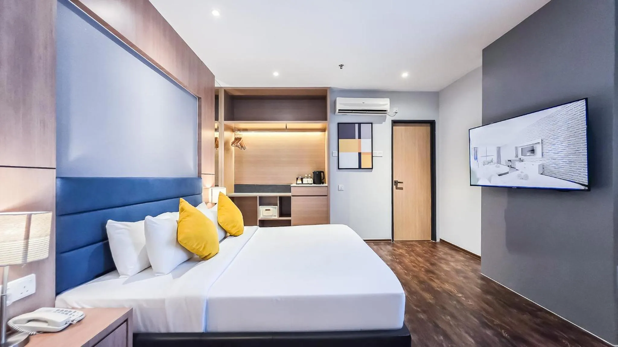 Bed in Fives Hotel Johor Bahru City Centre