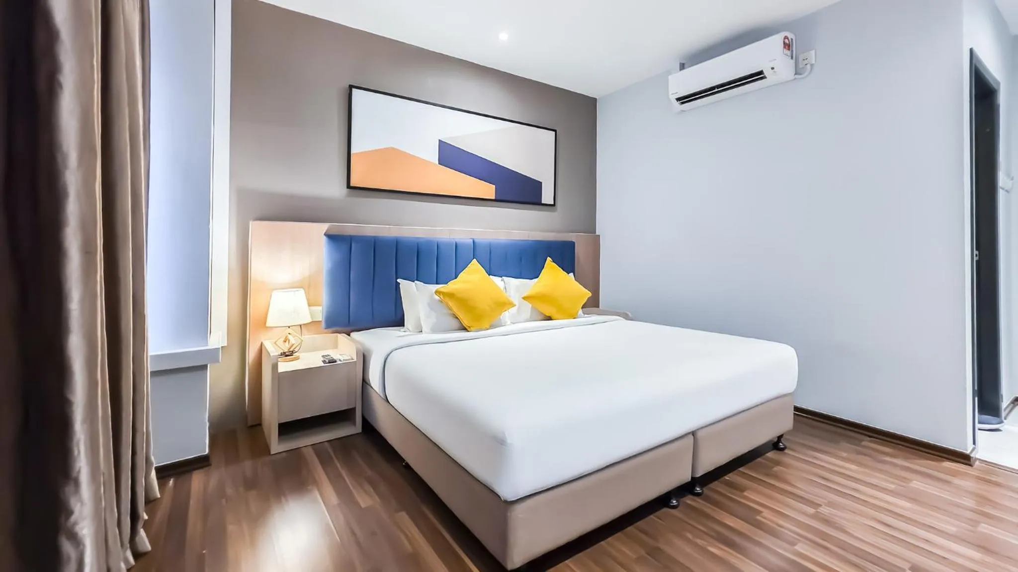 Bed in Fives Hotel Johor Bahru City Centre