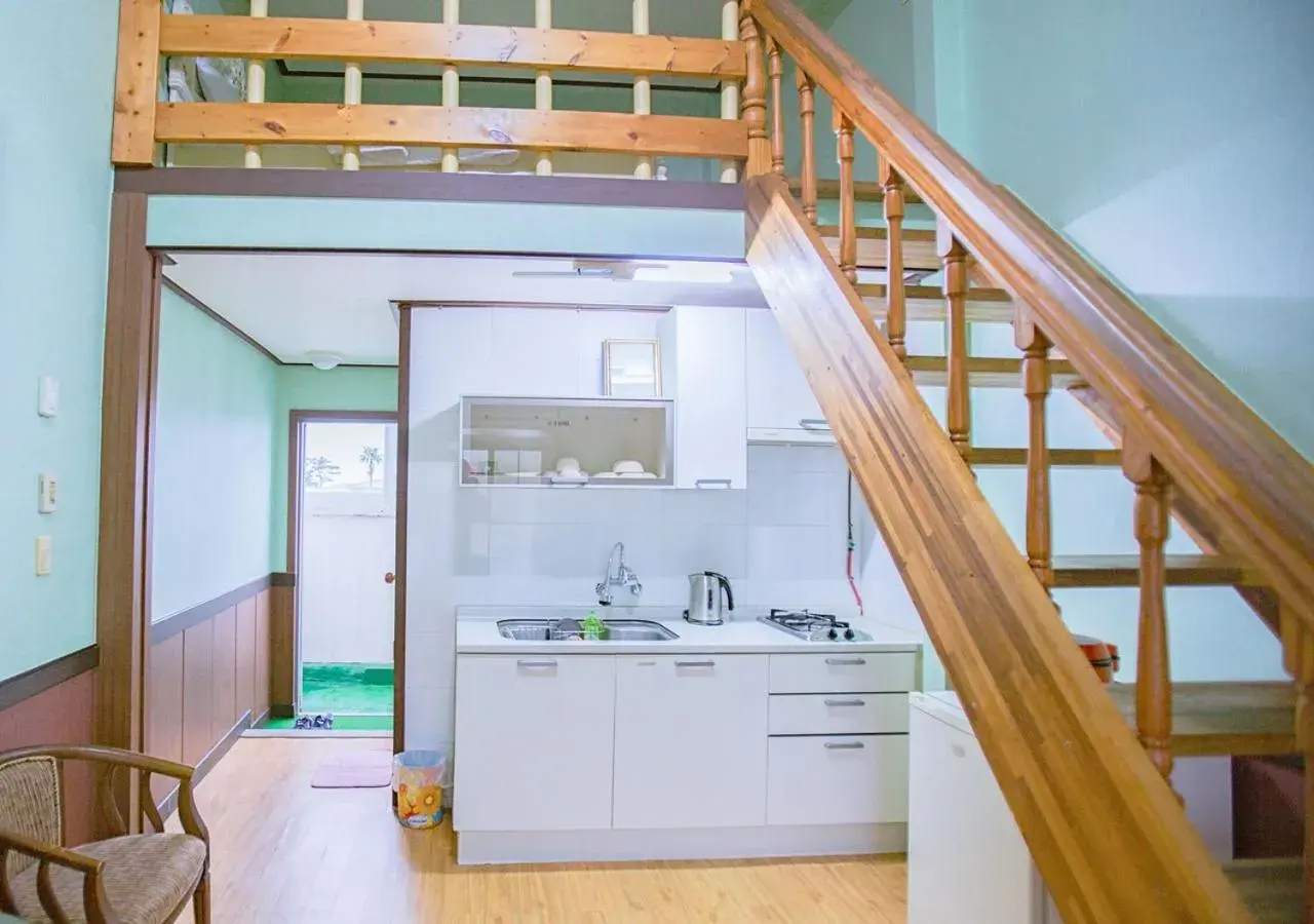 Double Room in Jeju Resortel Double Room in Jeju Resortel