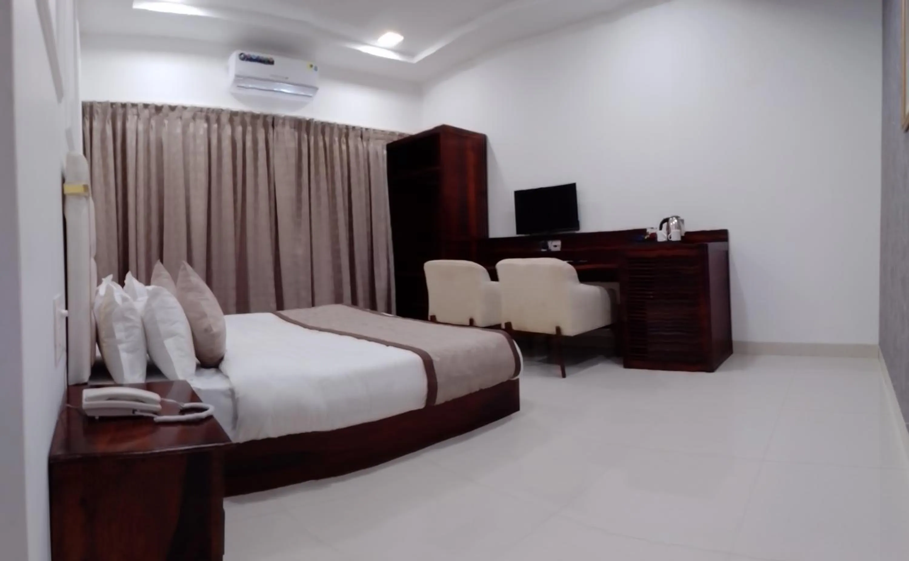 Bed in Lal Bagh Resort Ranakpur - Step into the wild, Stay in luxury