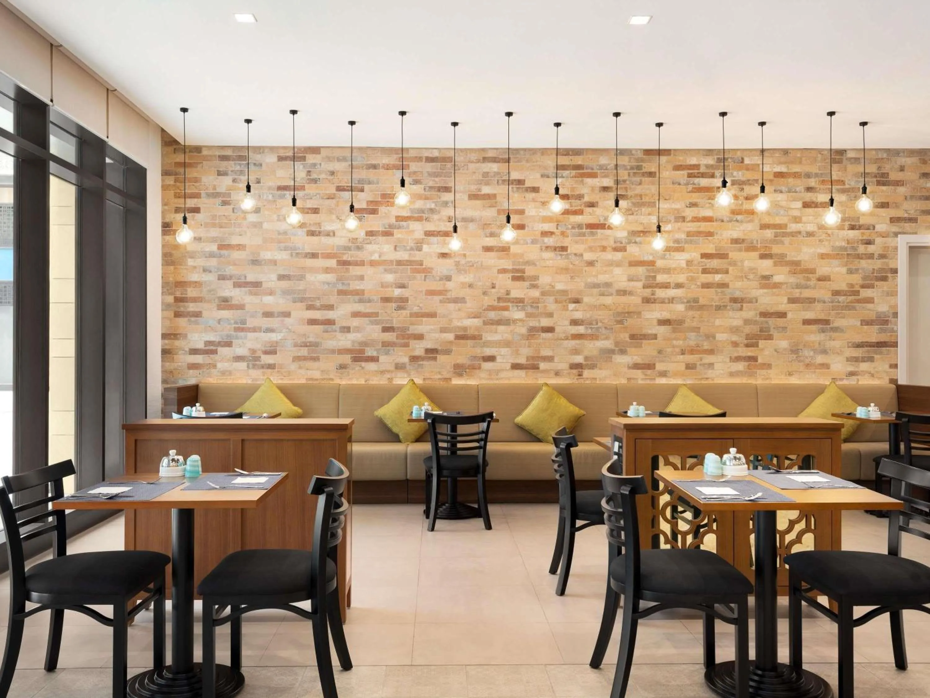 Restaurant/places to eat in ibis Styles Dubai Gold District