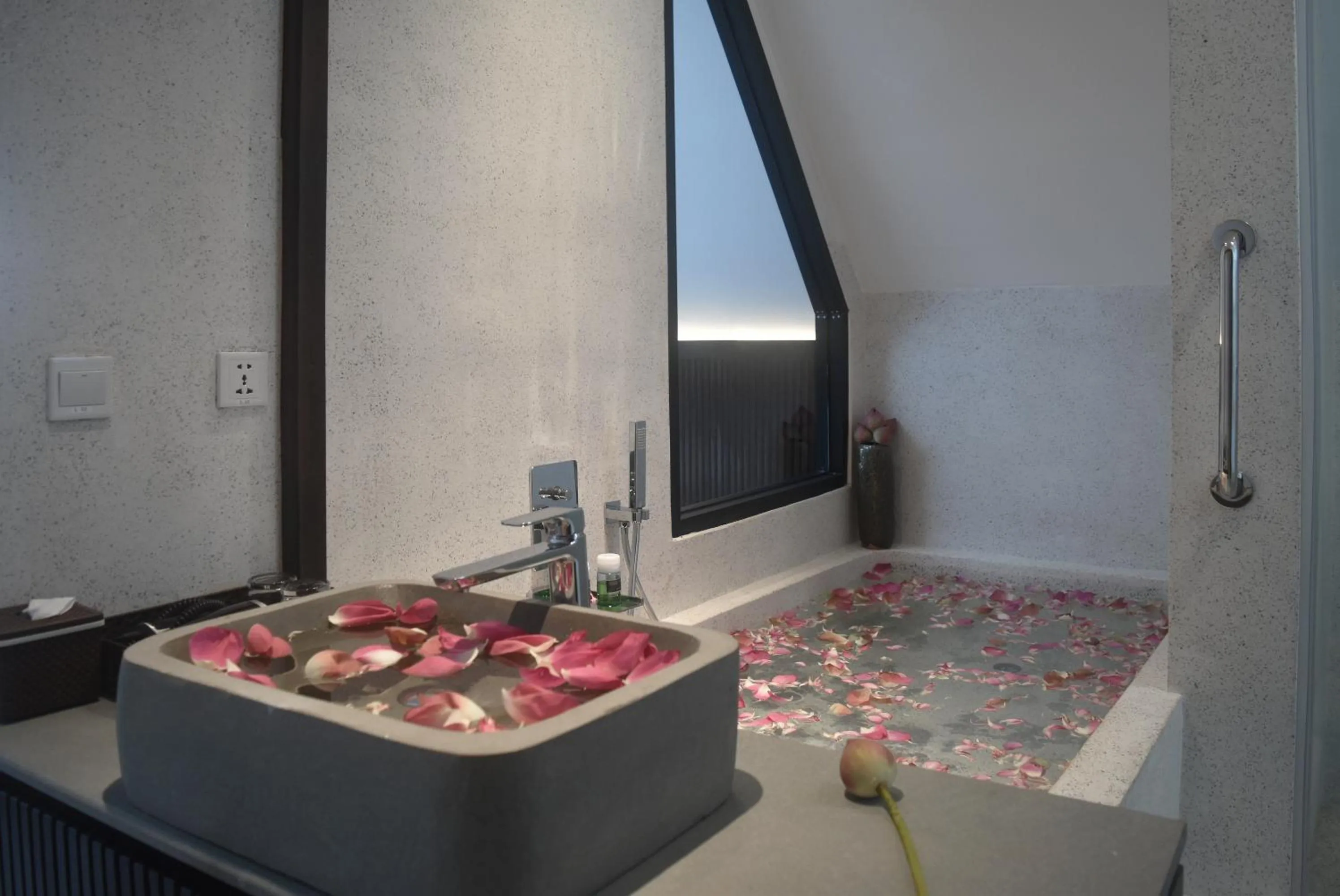 Bathroom in Aborest Tropical Hostel