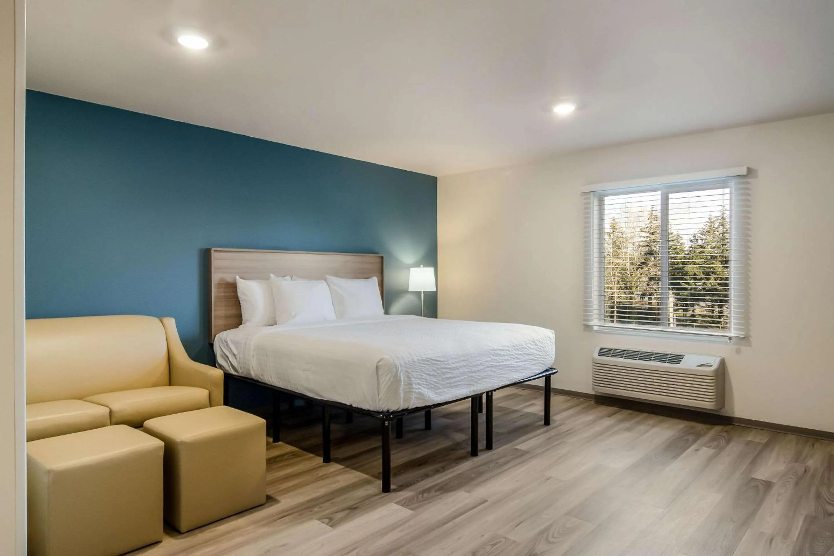 Photo of the whole room, Bed in WoodSpring Suites Tacoma - Lakewood