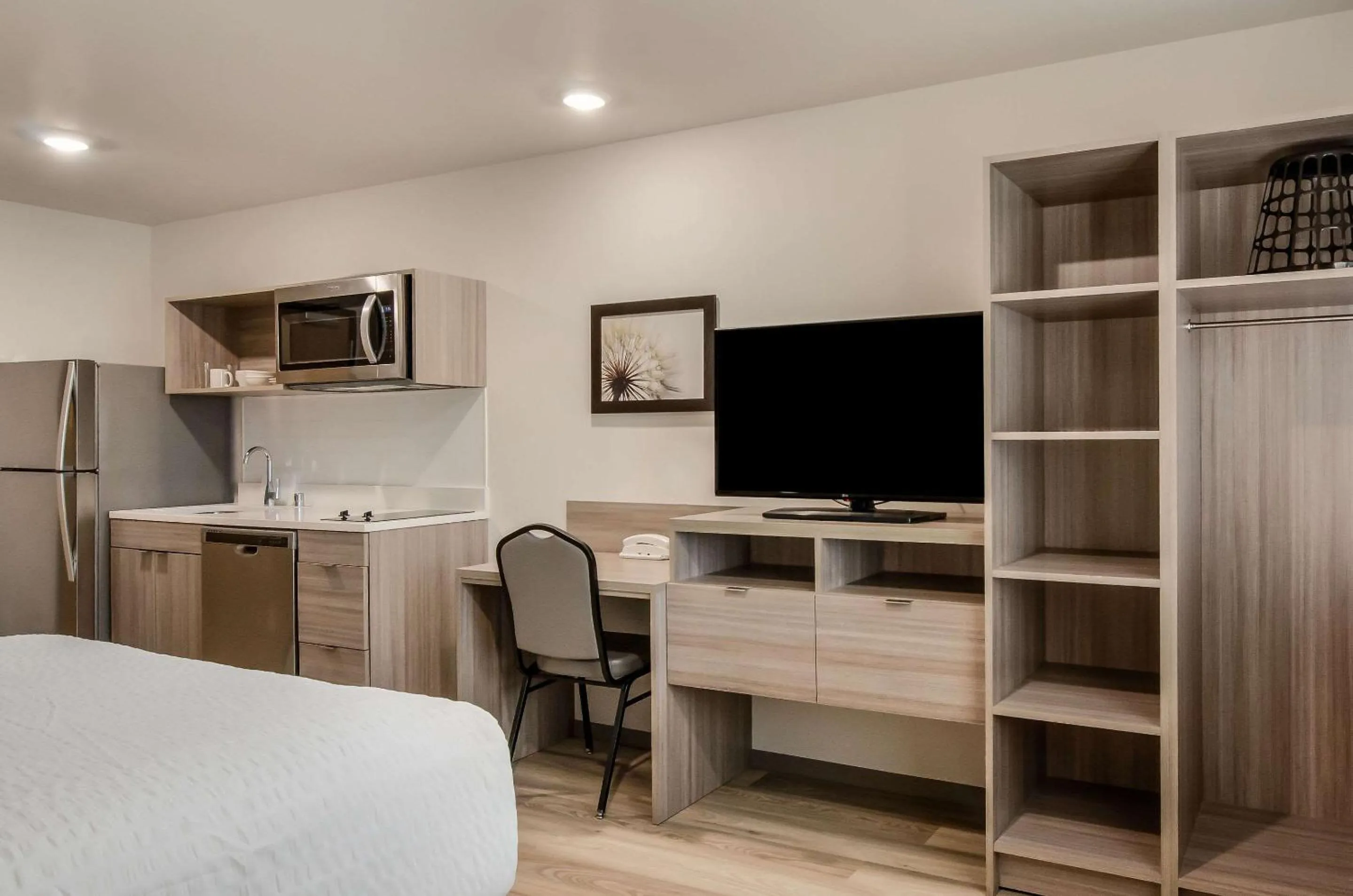 Photo of the whole room, Bed in WoodSpring Suites Tacoma - Lakewood