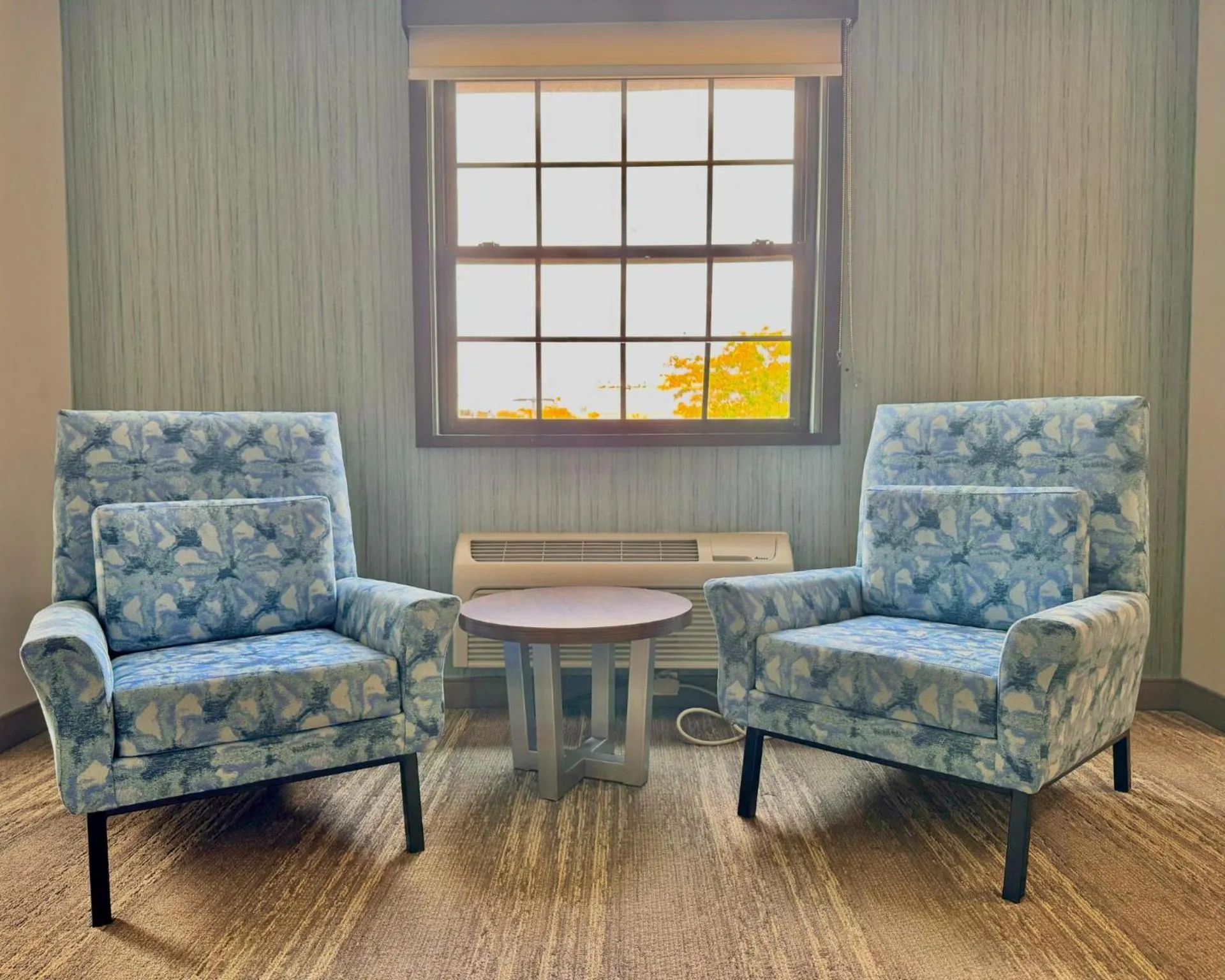 Seating area in Sleep Inn Oakbrook Terrace - Chicago