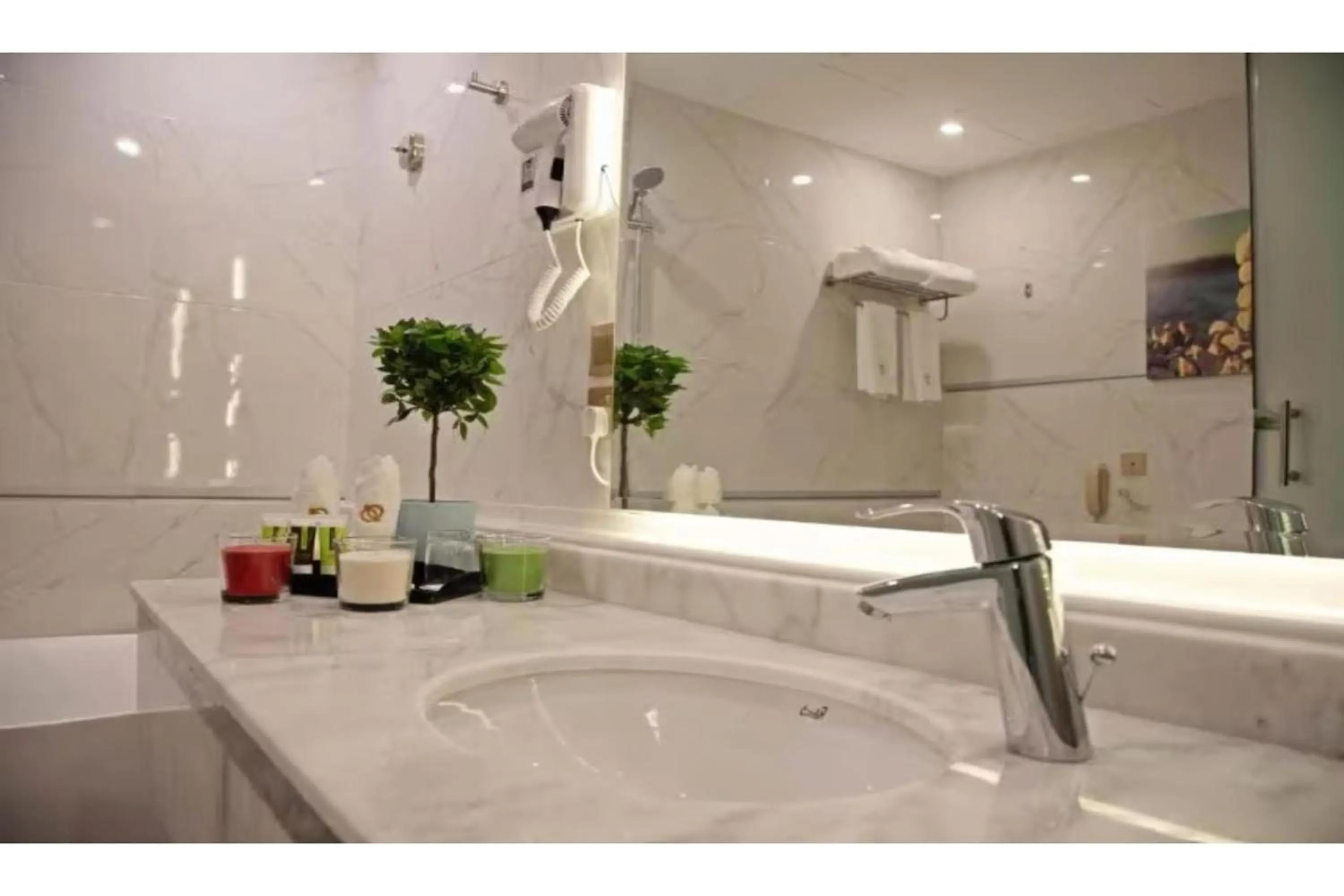 Bathroom in Sunday Emerald Hotel