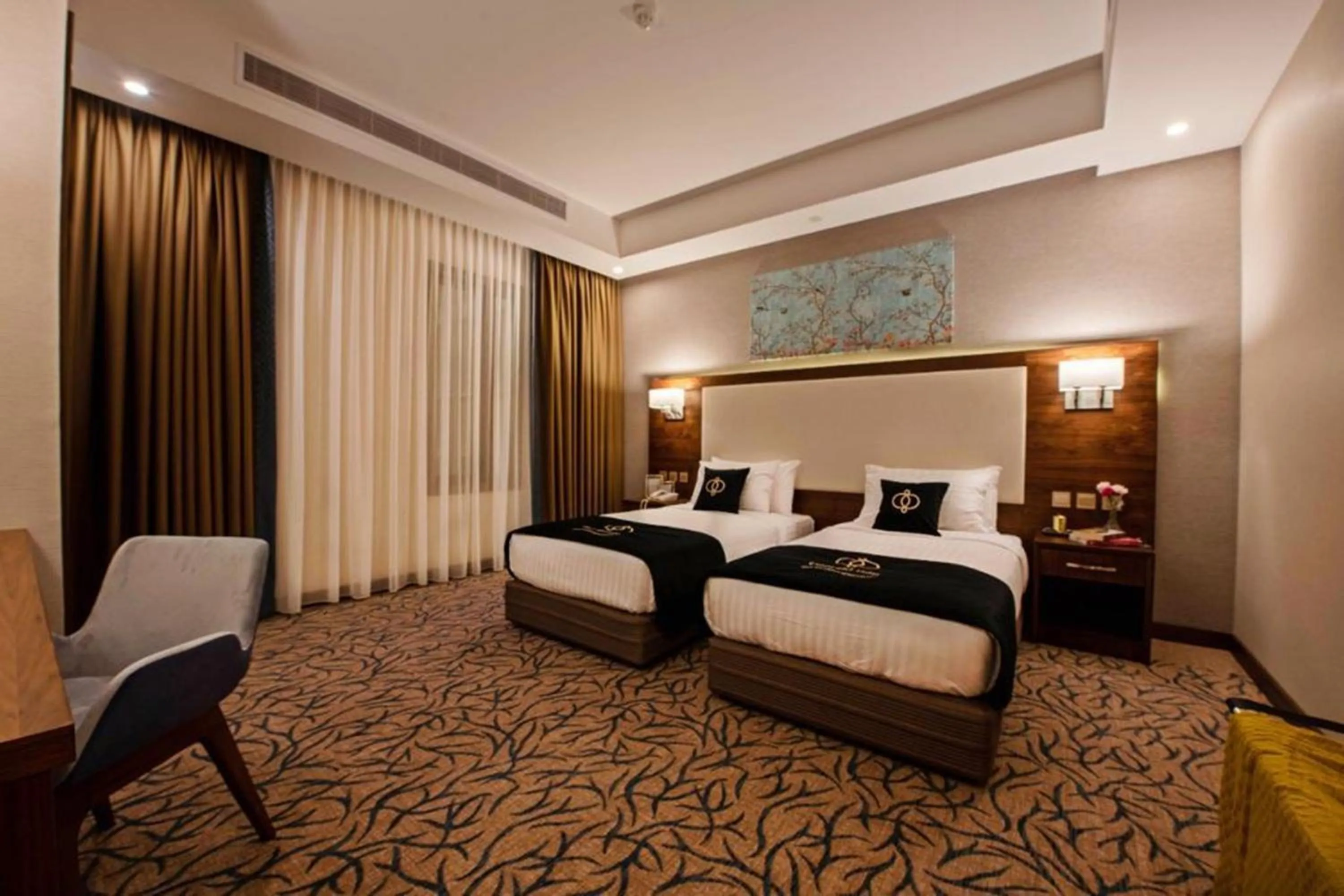 Photo of the whole room, Bed in Sunday Emerald Hotel