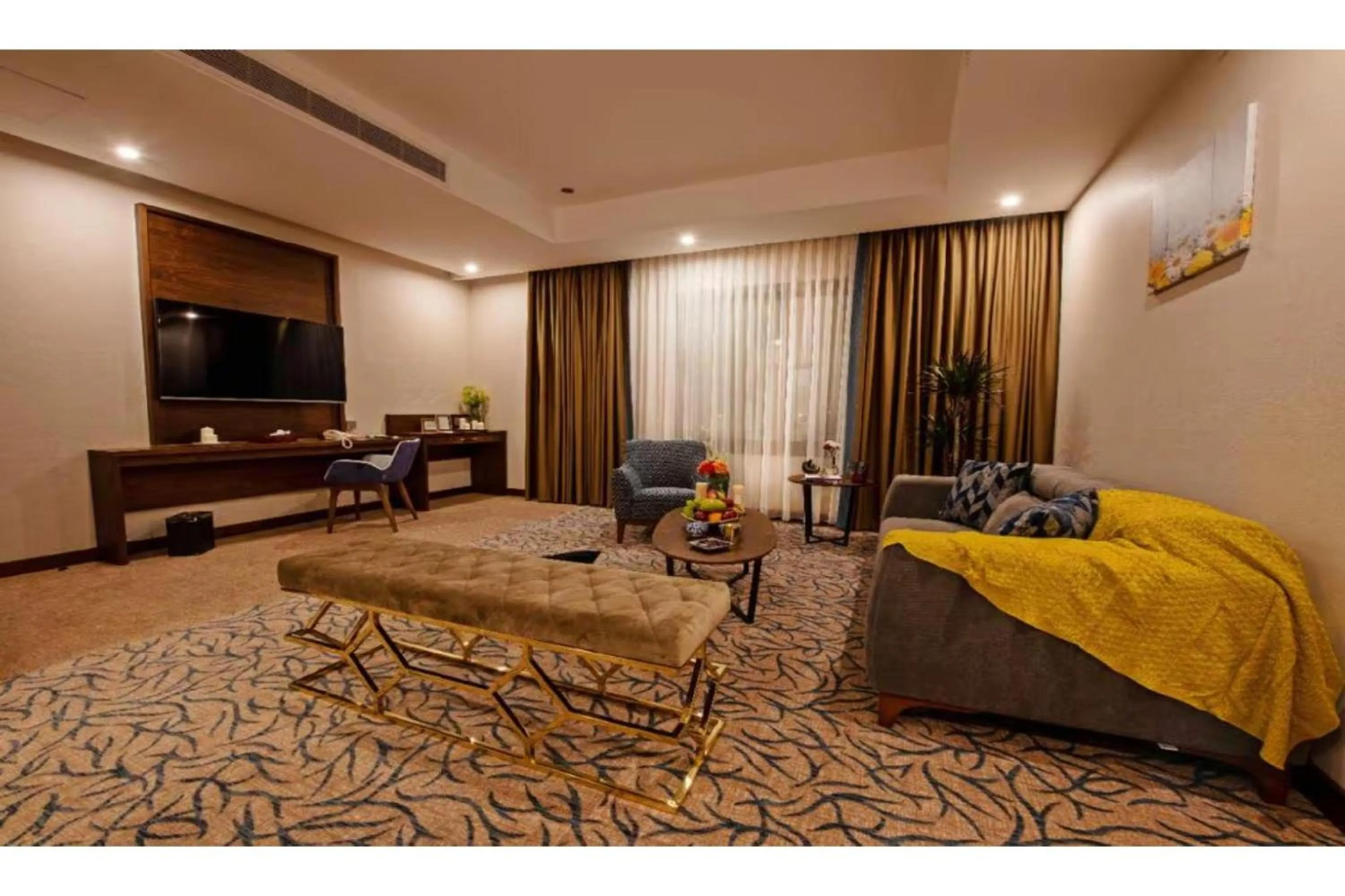 Photo of the whole room, Bed in Sunday Emerald Hotel