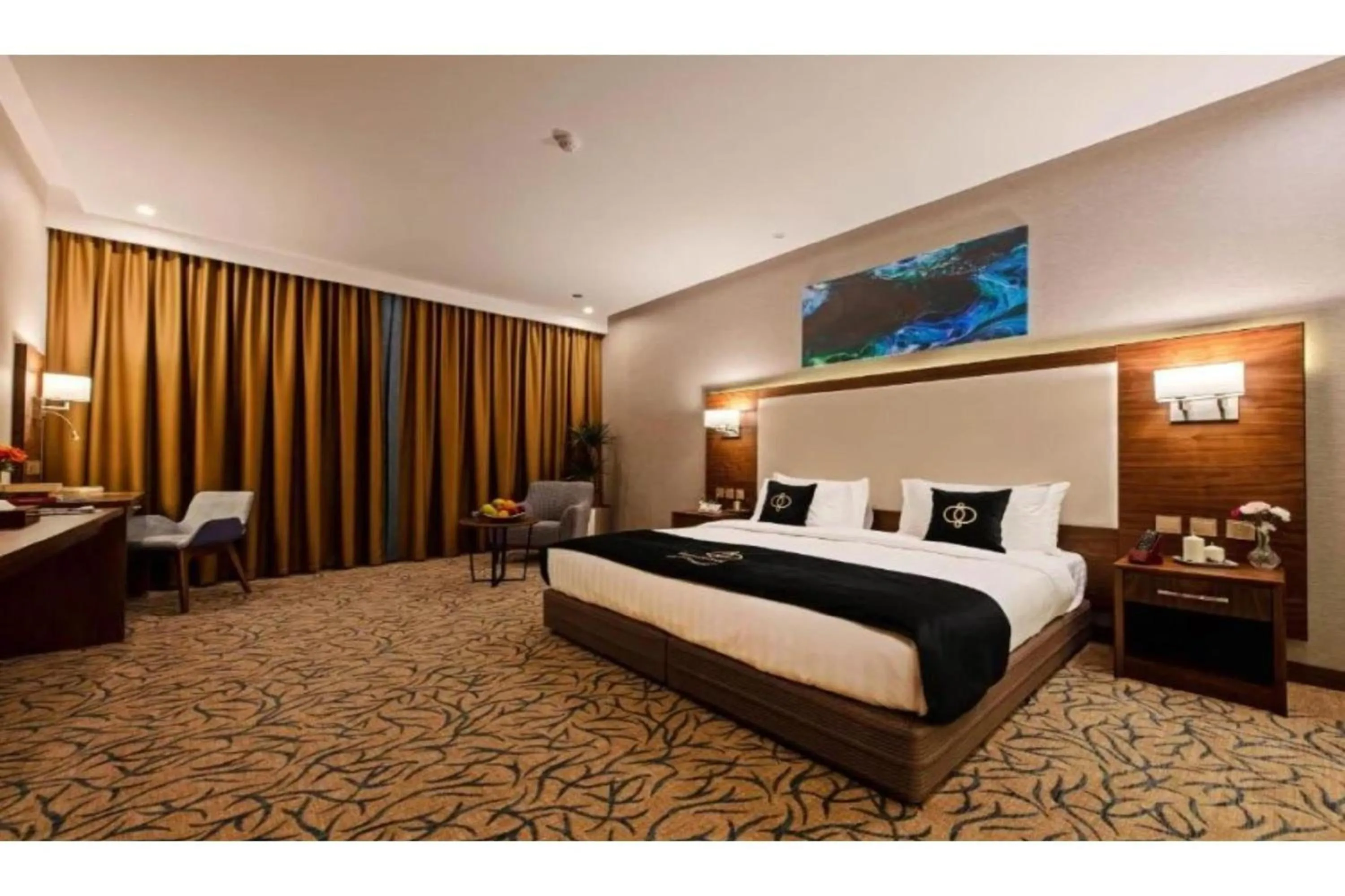 Photo of the whole room, Bed in Sunday Emerald Hotel