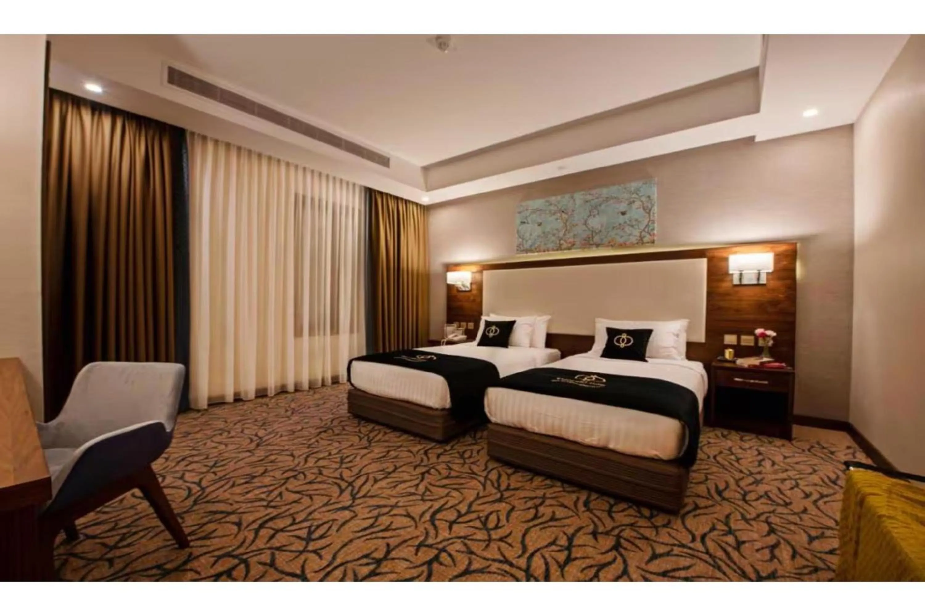 Photo of the whole room, Bed in Sunday Emerald Hotel