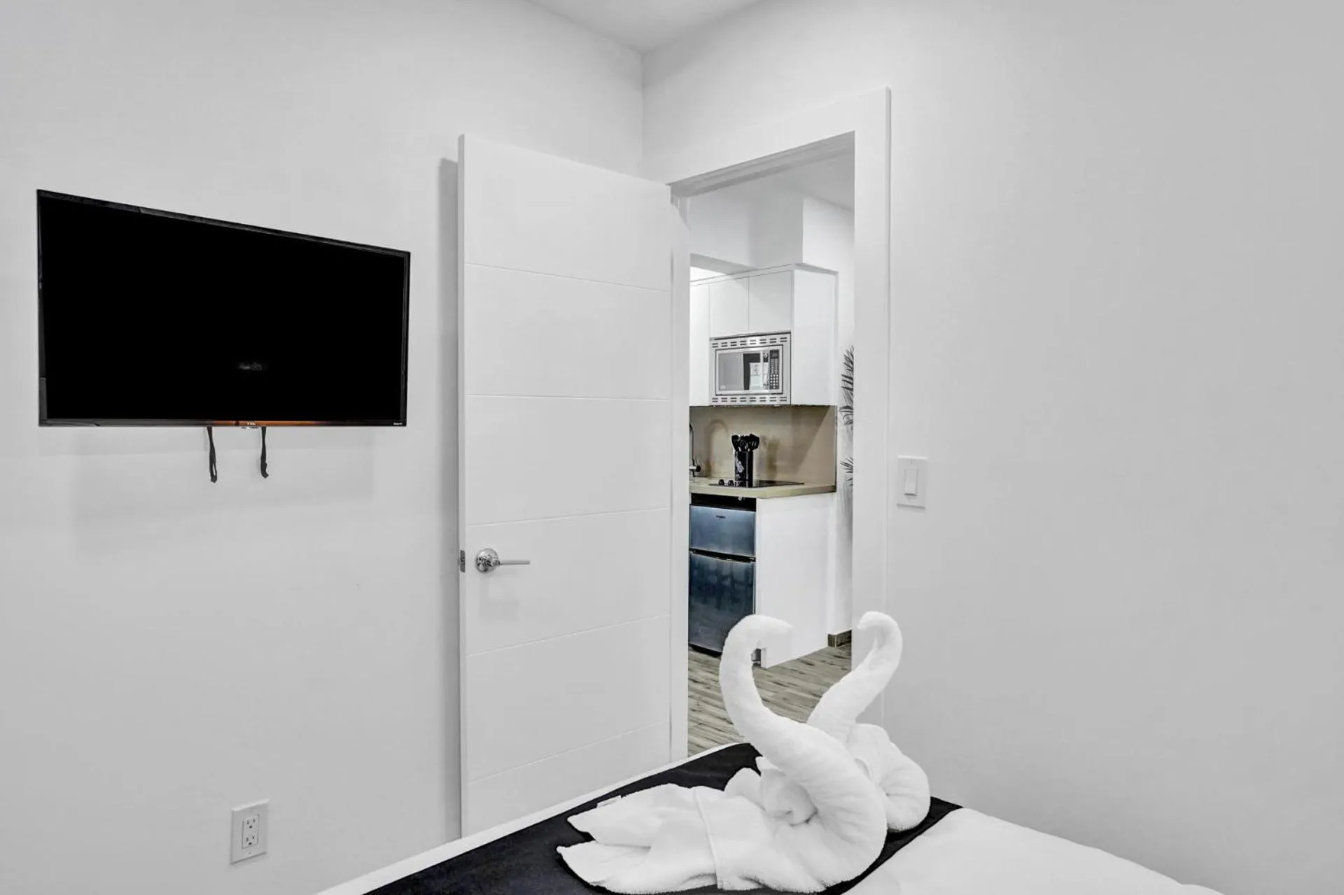 Other, Bed in Fillmore Suits