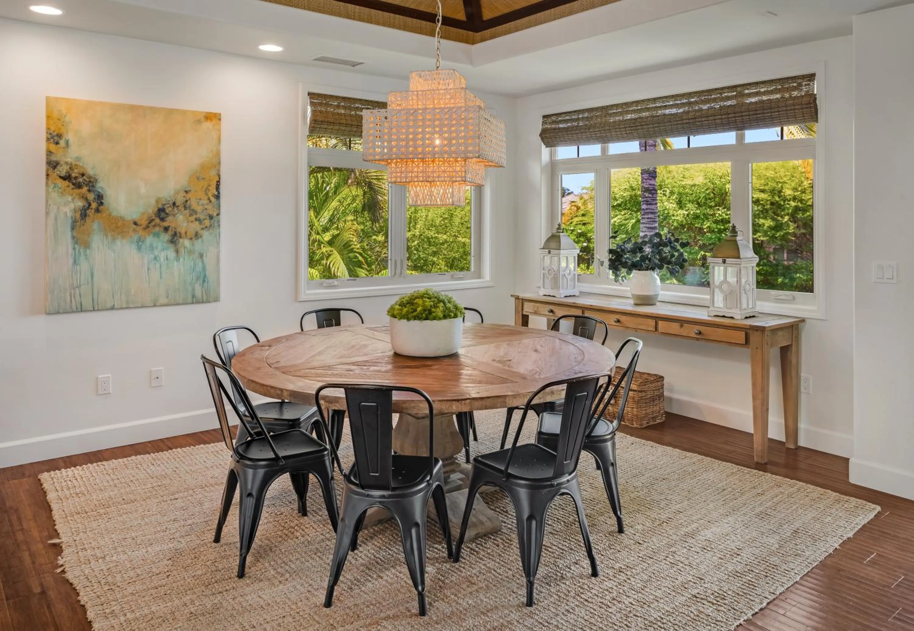 Dining area in Mauna Lani Luxury Vacation Villas - CoralTree Residence Collection