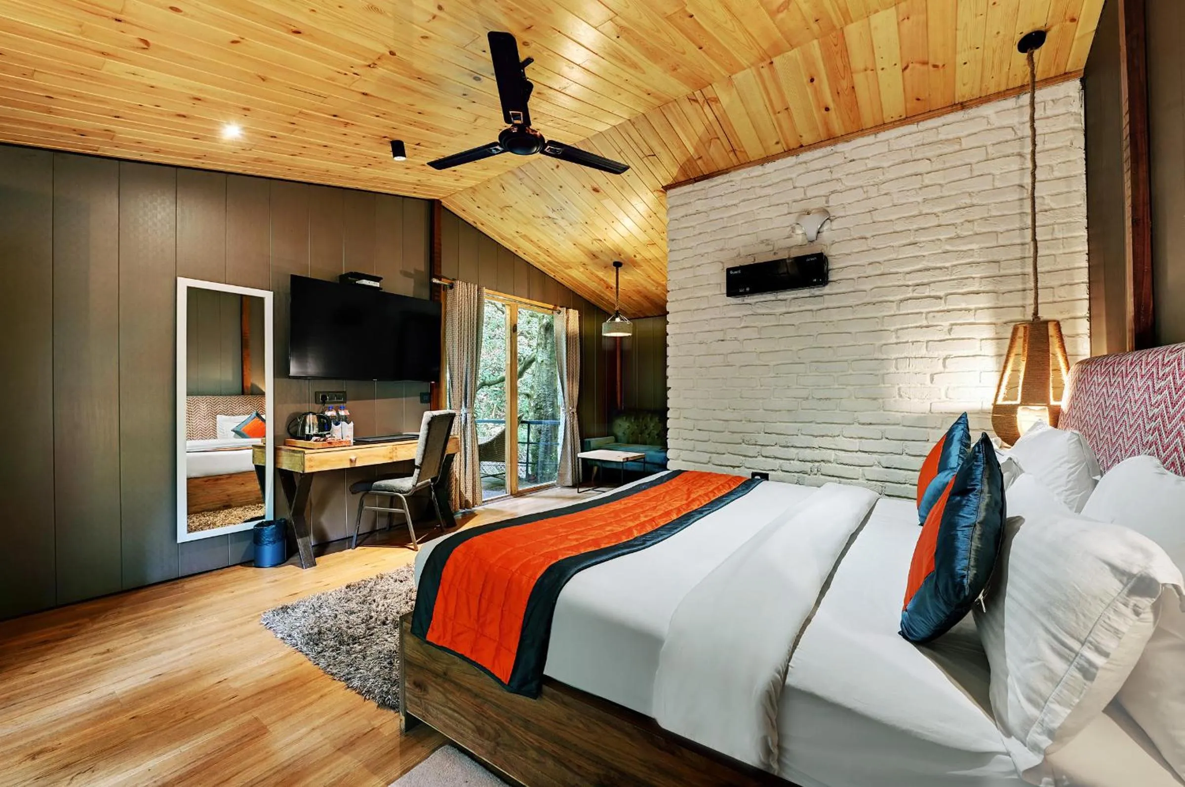 Bed in Ayar Jungle Resort