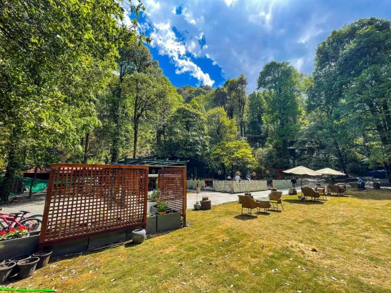 Garden in Ayar Jungle Resort