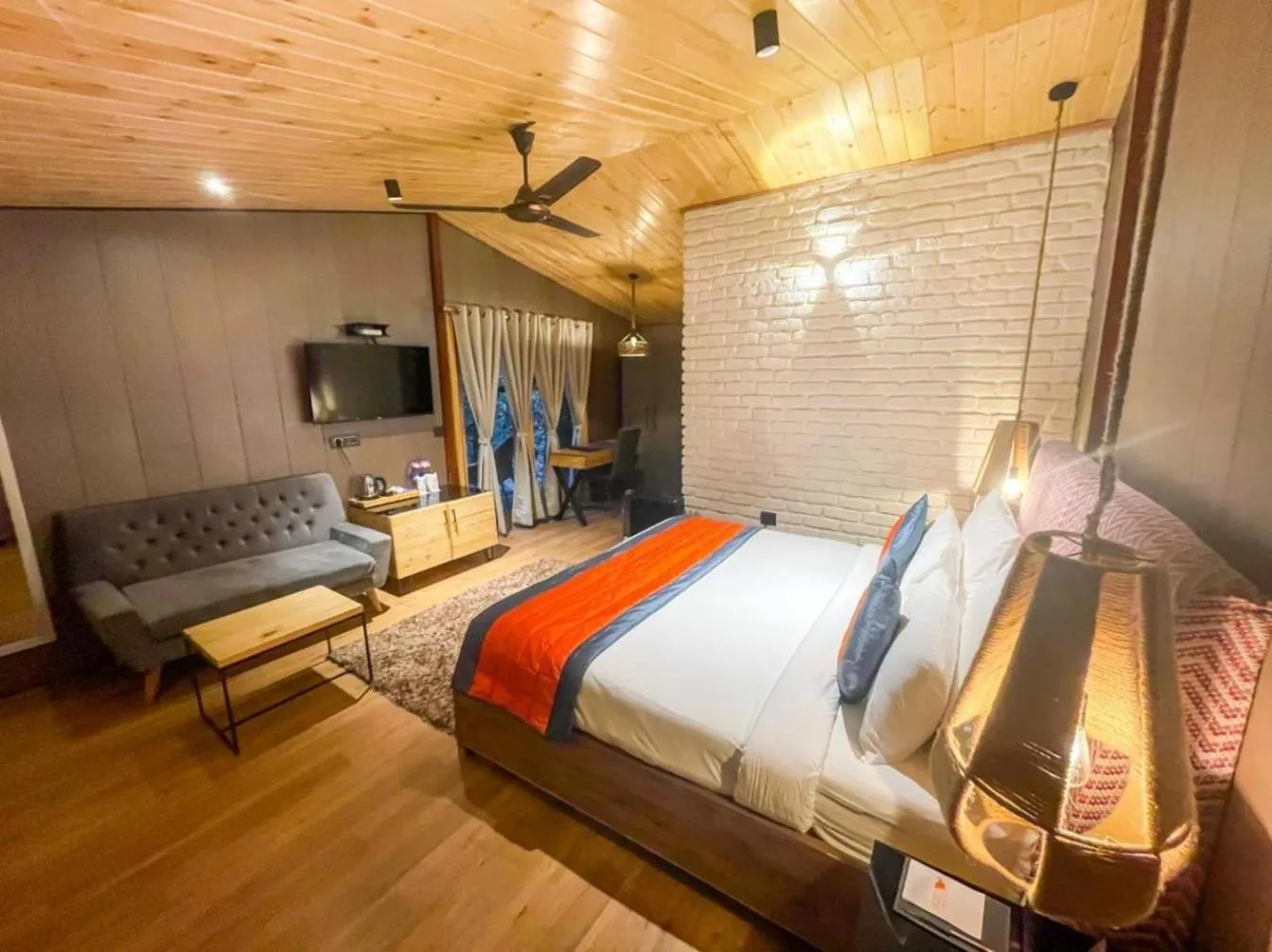 Photo of the whole room, Bed in Ayar Jungle Resort