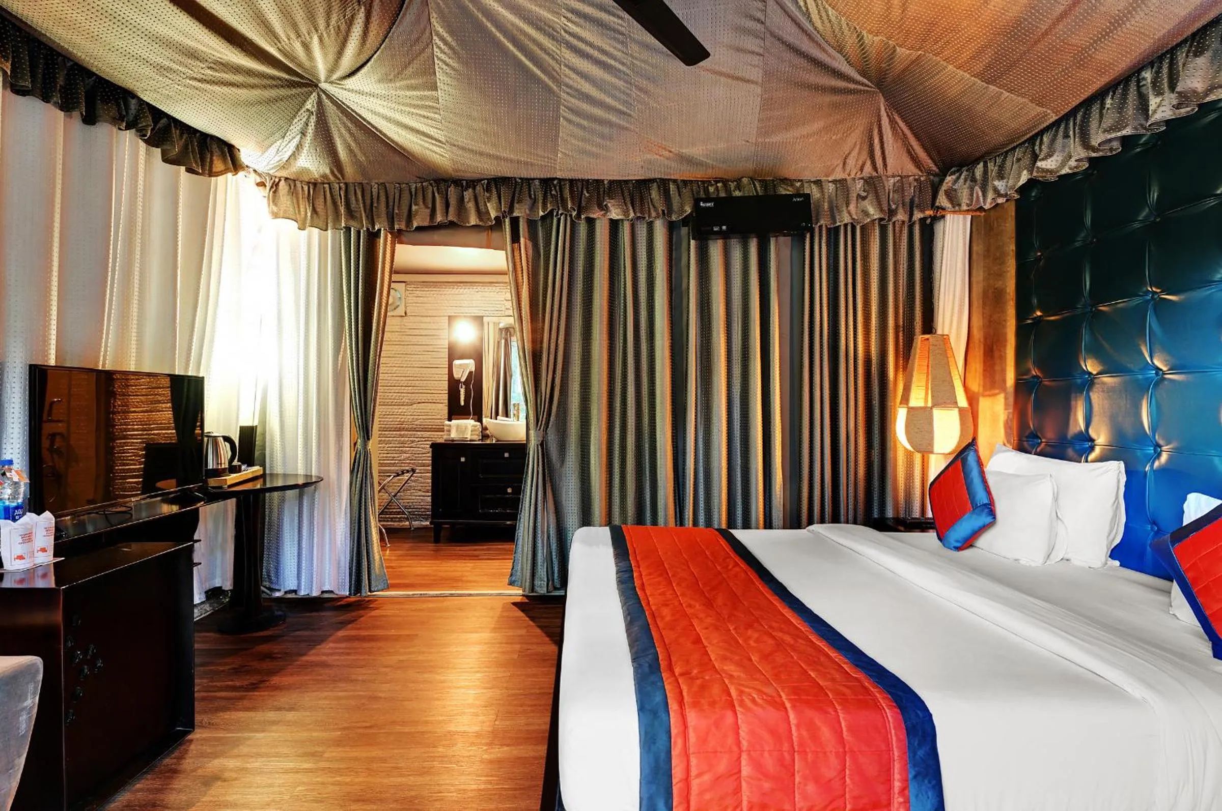 Bed in Ayar Jungle Resort