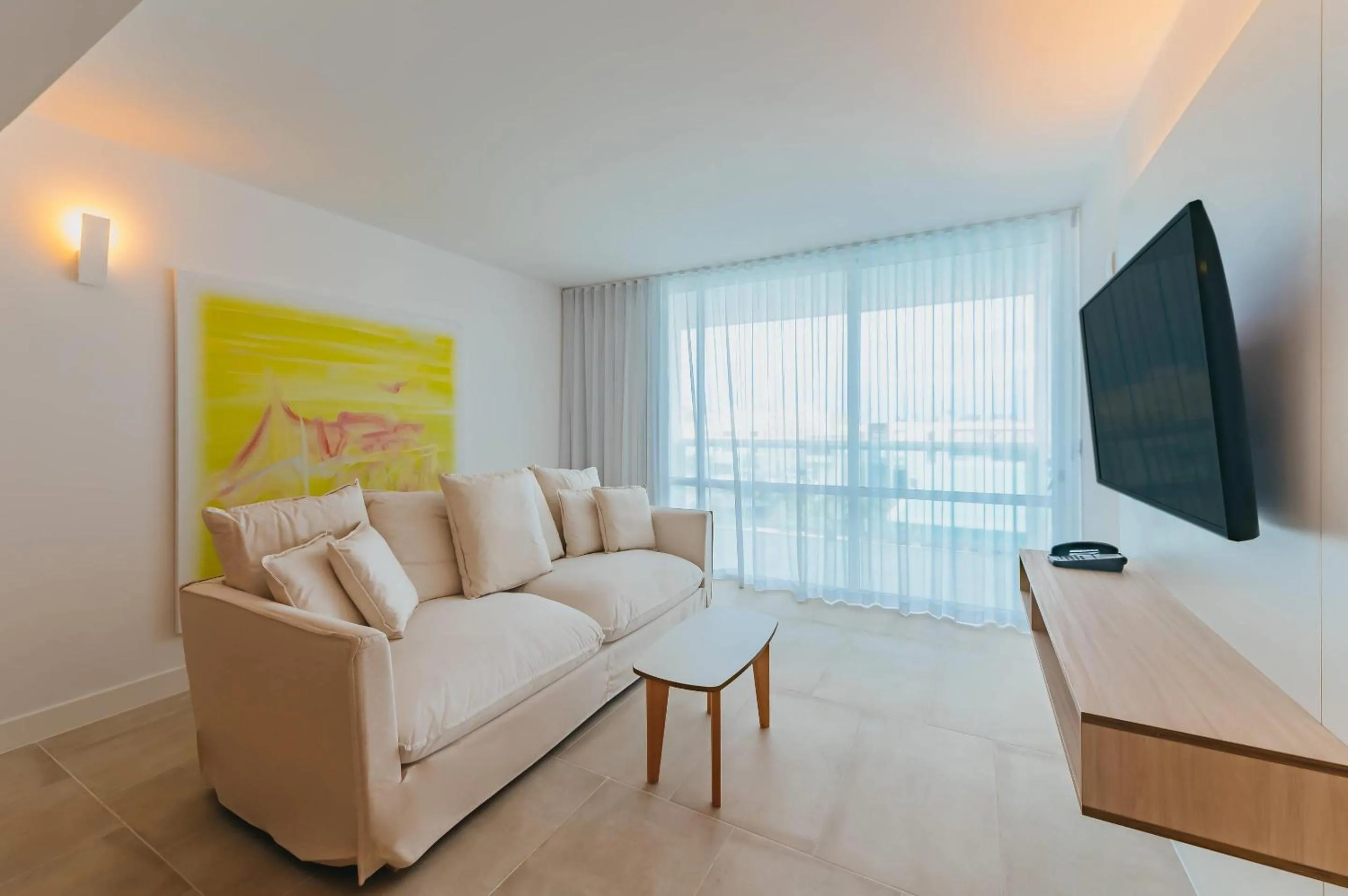 Bedroom in Radisson Blu Aruba