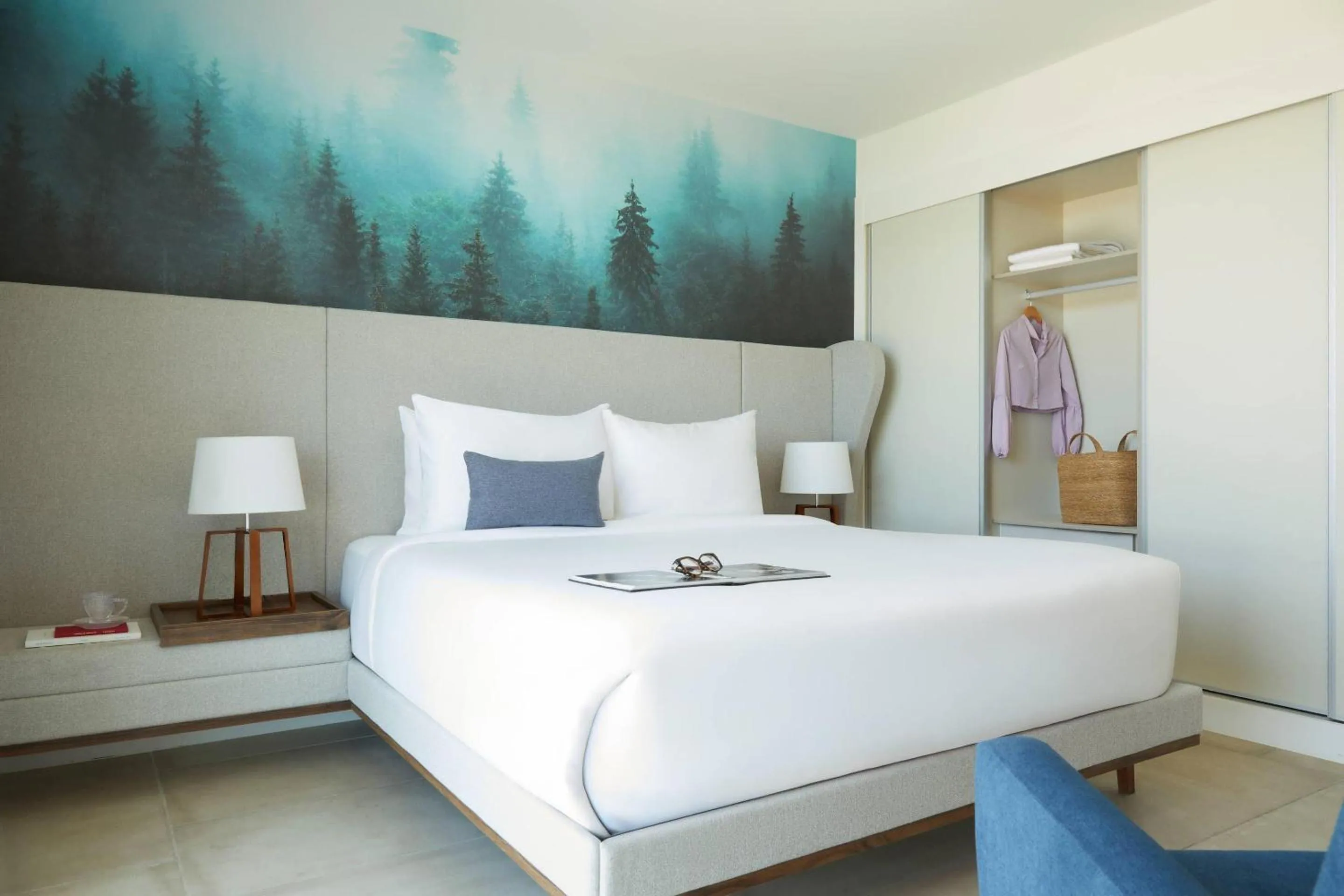 Bedroom, Bed in Radisson Blu Aruba