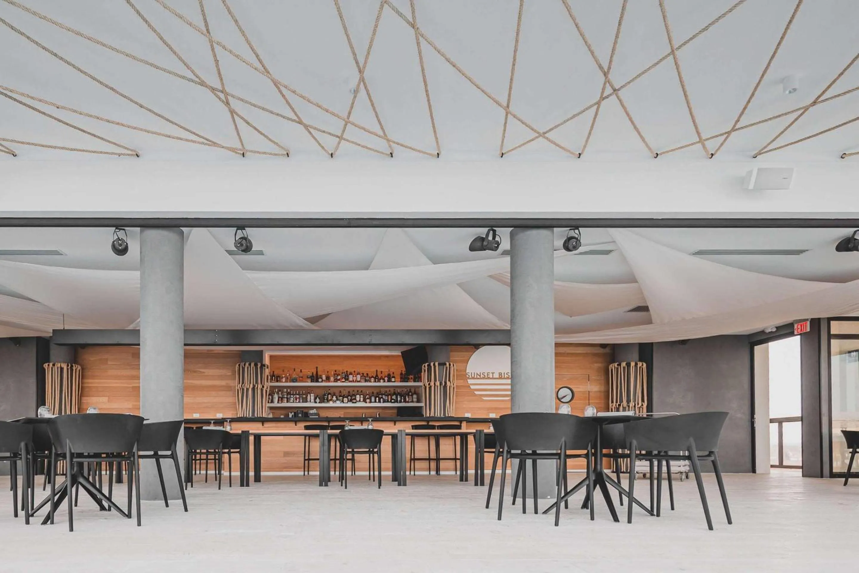 Restaurant/places to eat in Radisson Blu Aruba