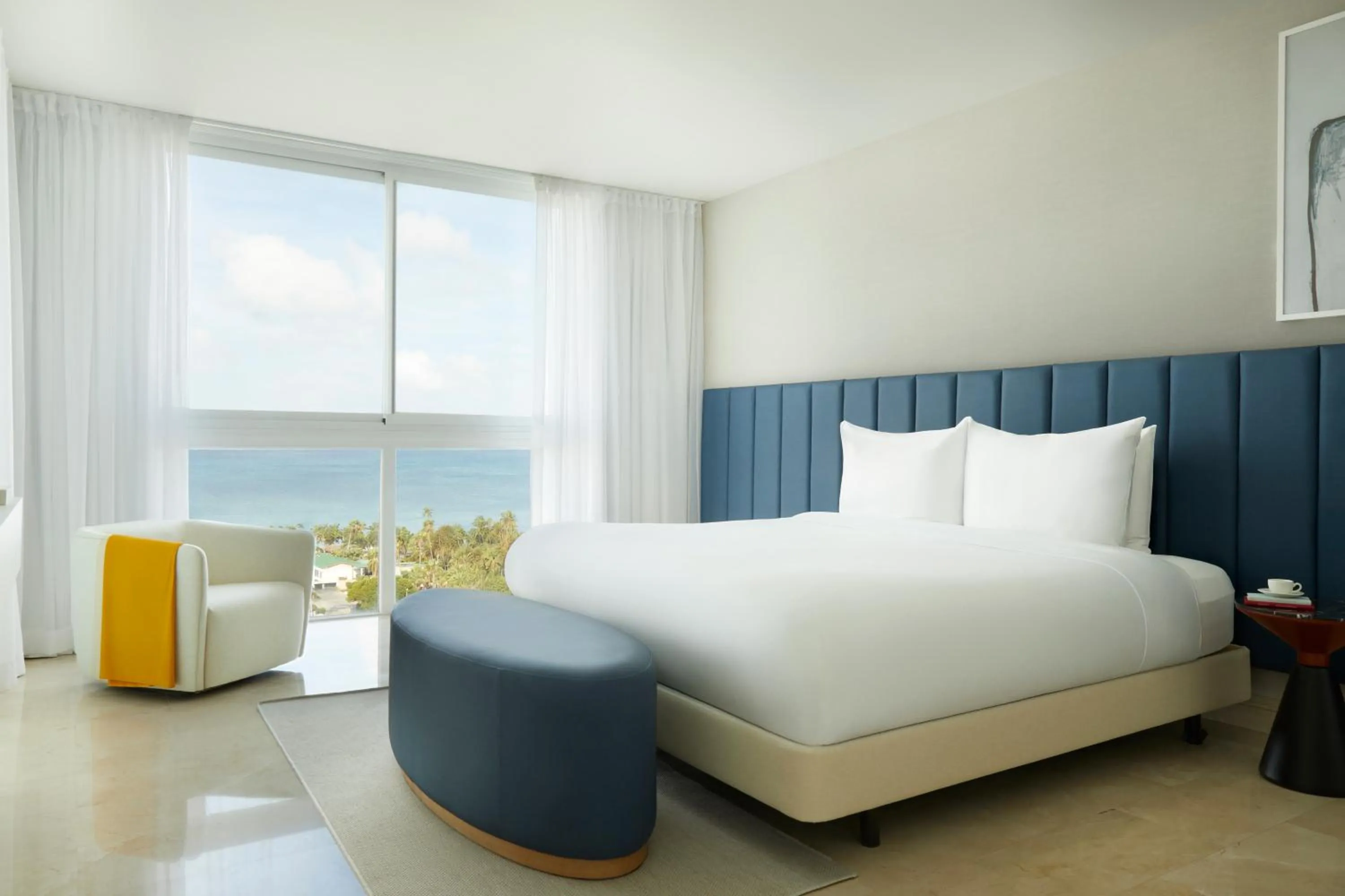Bed in Radisson Blu Aruba