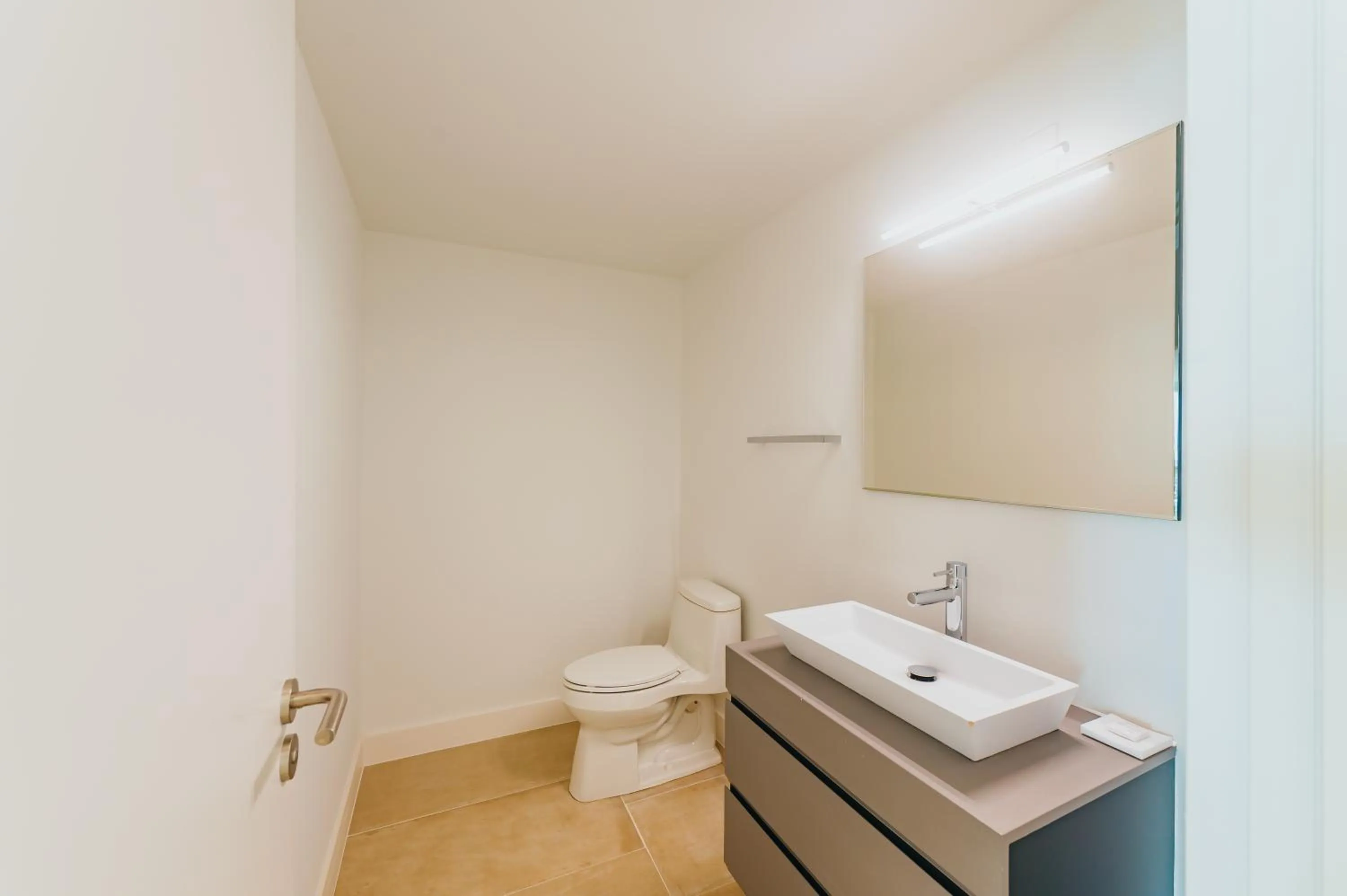 Toilet in Radisson Blu Aruba