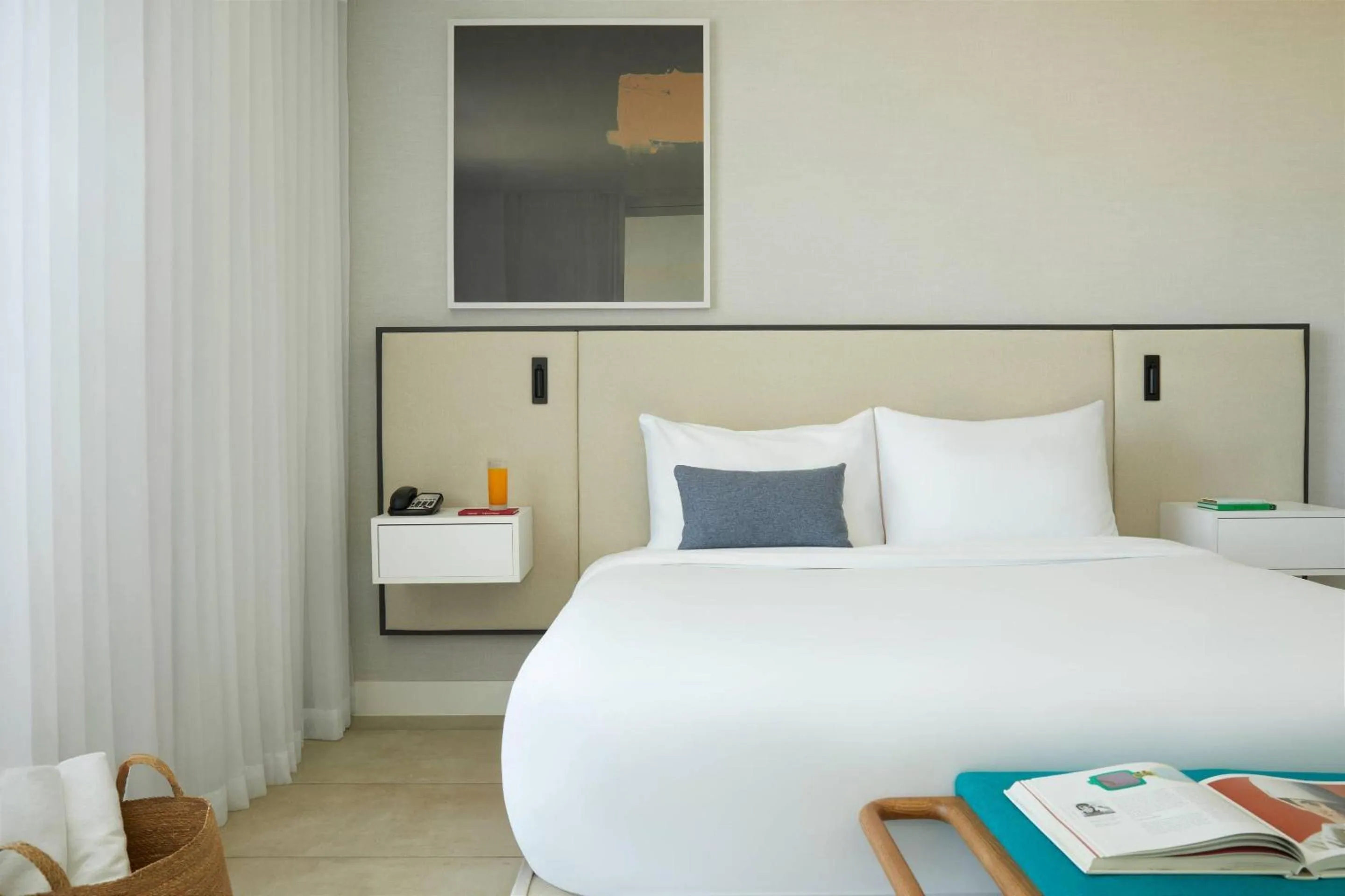 Bedroom, Bed in Radisson Blu Aruba