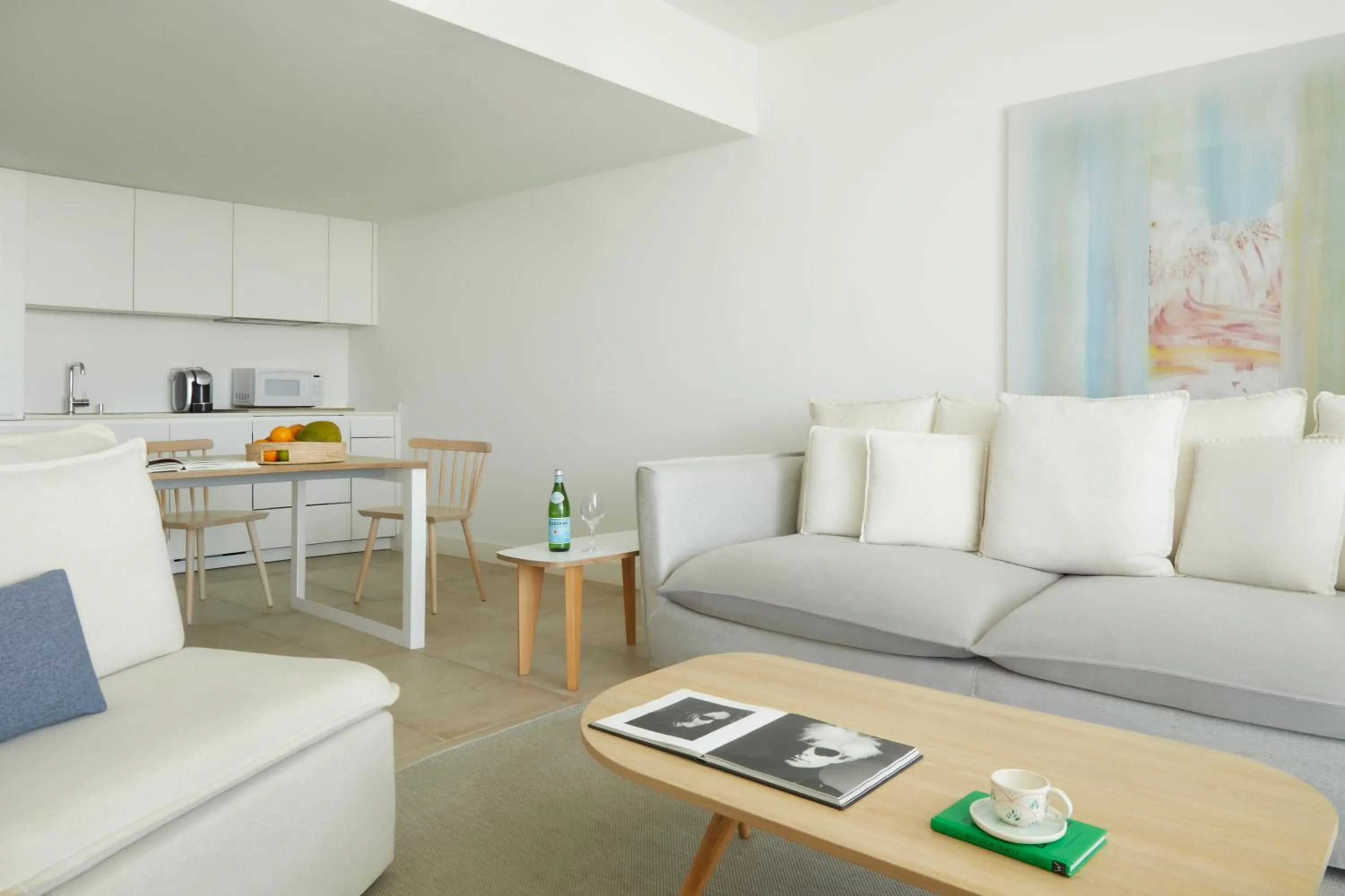 Living room in Radisson Blu Aruba