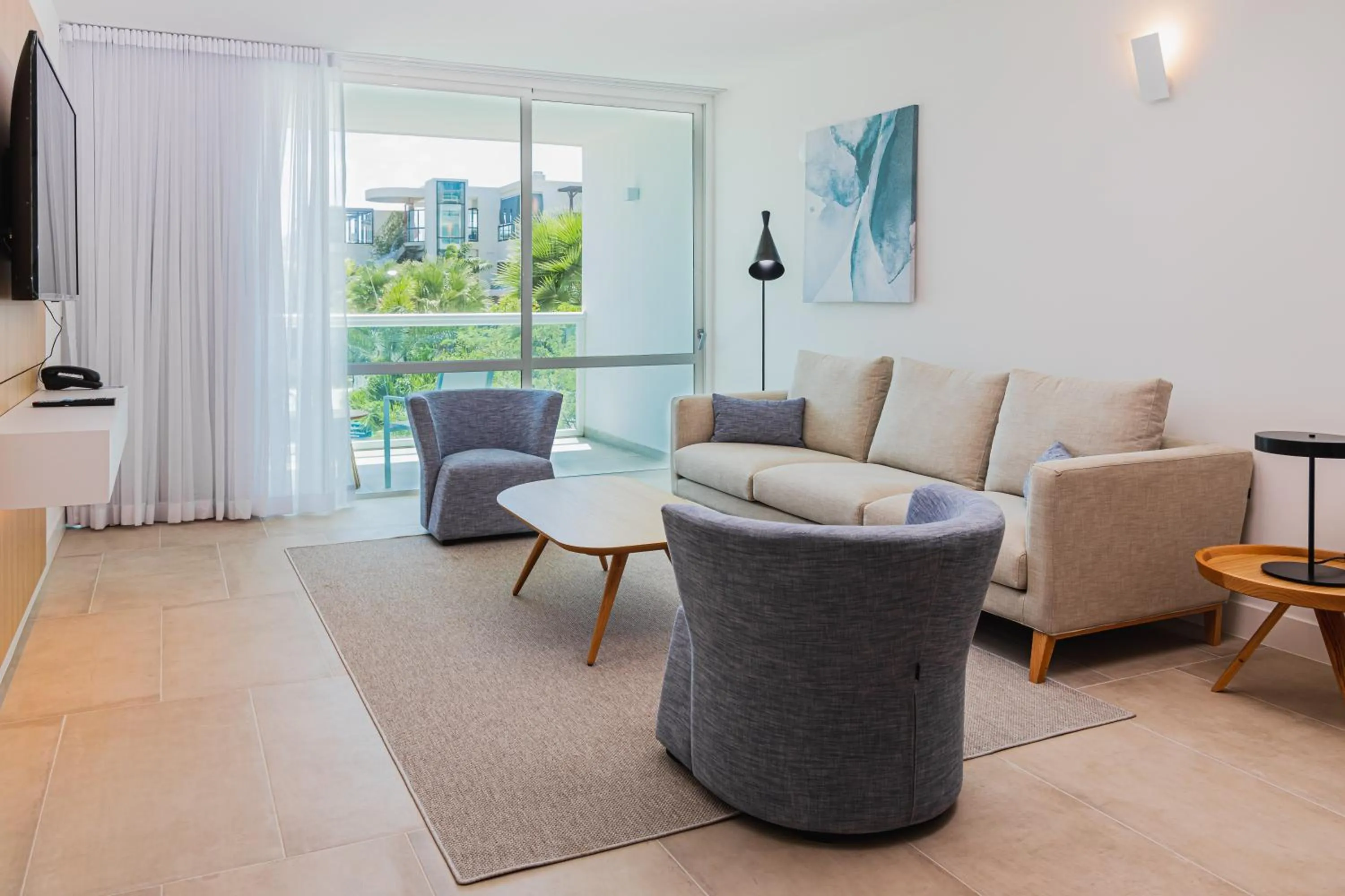 Seating area in Radisson Blu Aruba
