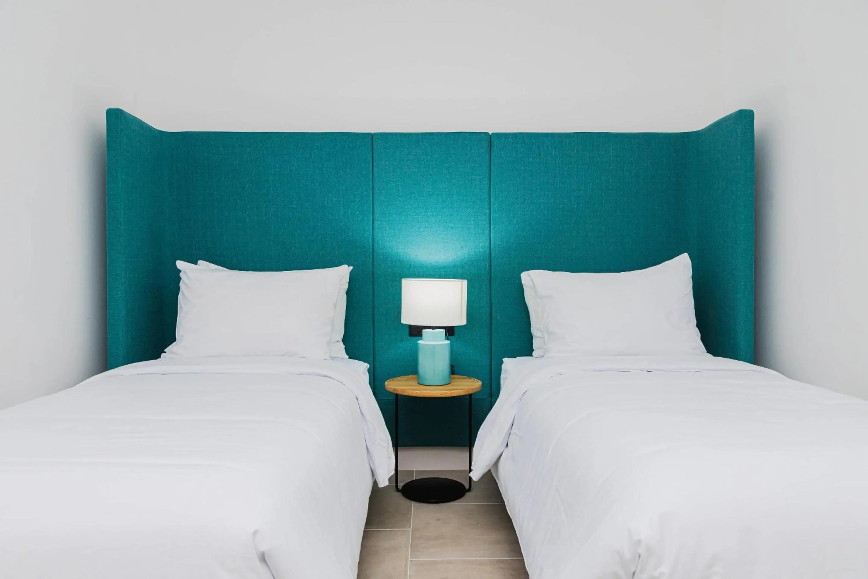 Bedroom, Bed in Radisson Blu Aruba