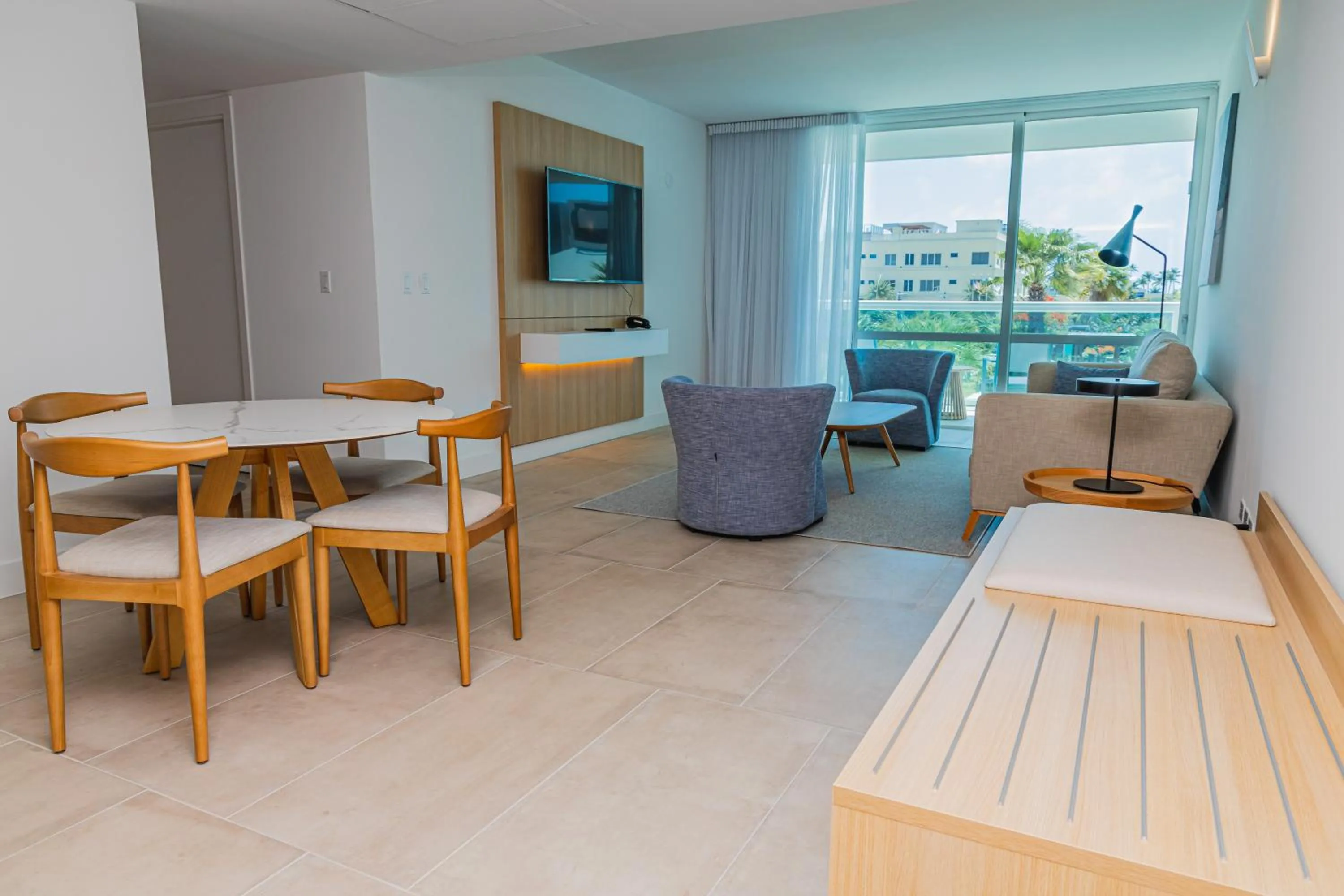 Living room in Radisson Blu Aruba