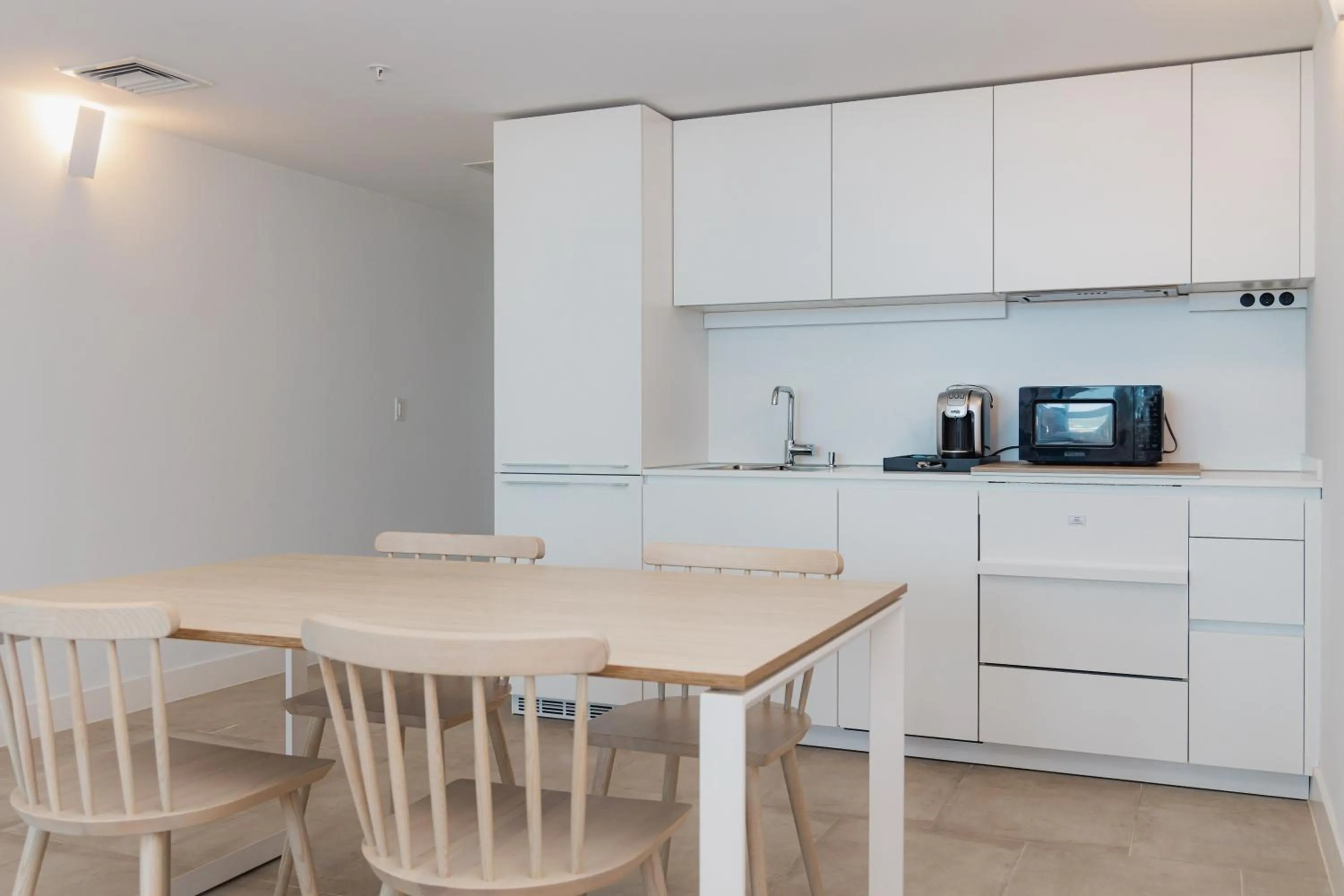 Dining area in Radisson Blu Aruba
