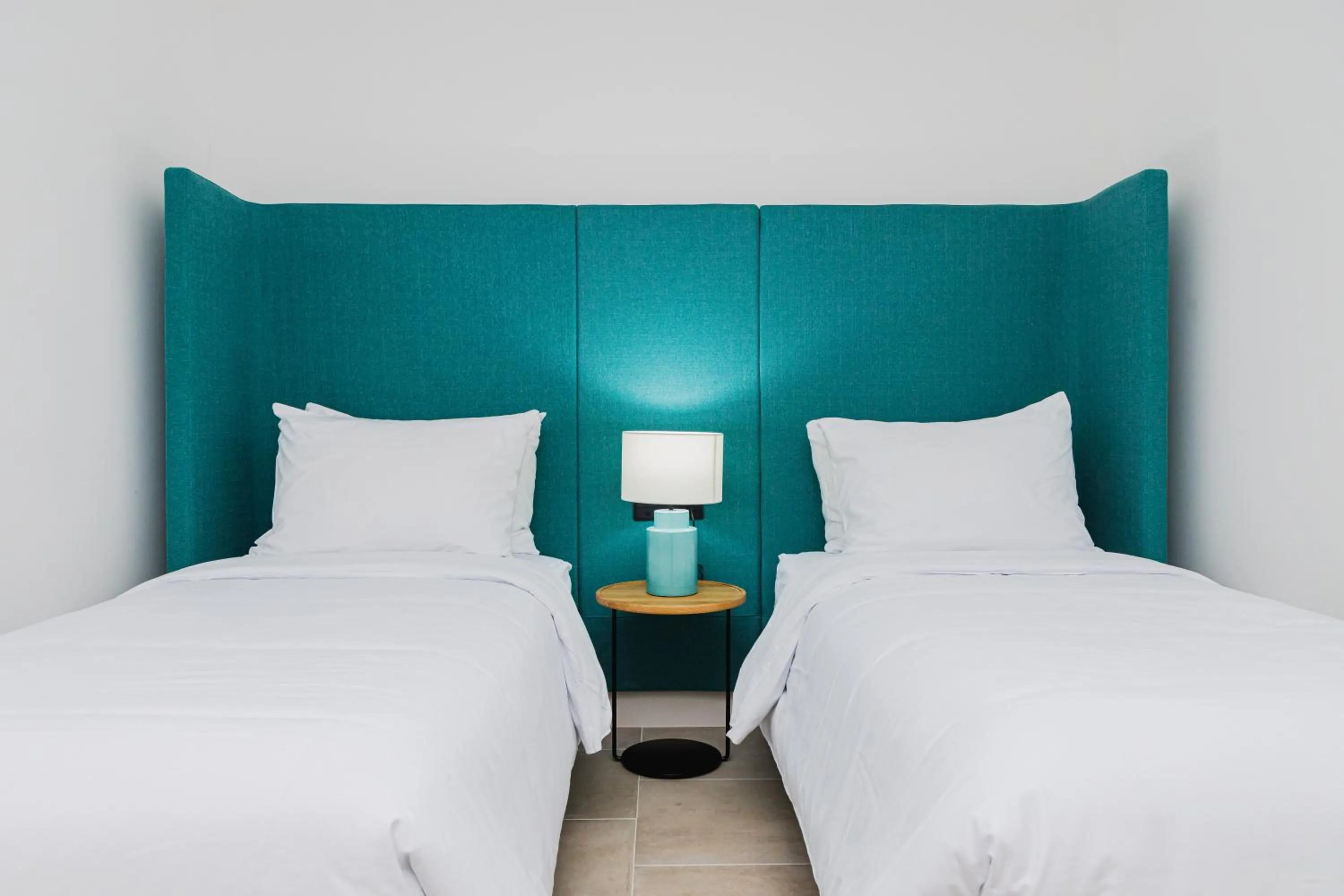 Bedroom, Bed in Radisson Blu Aruba