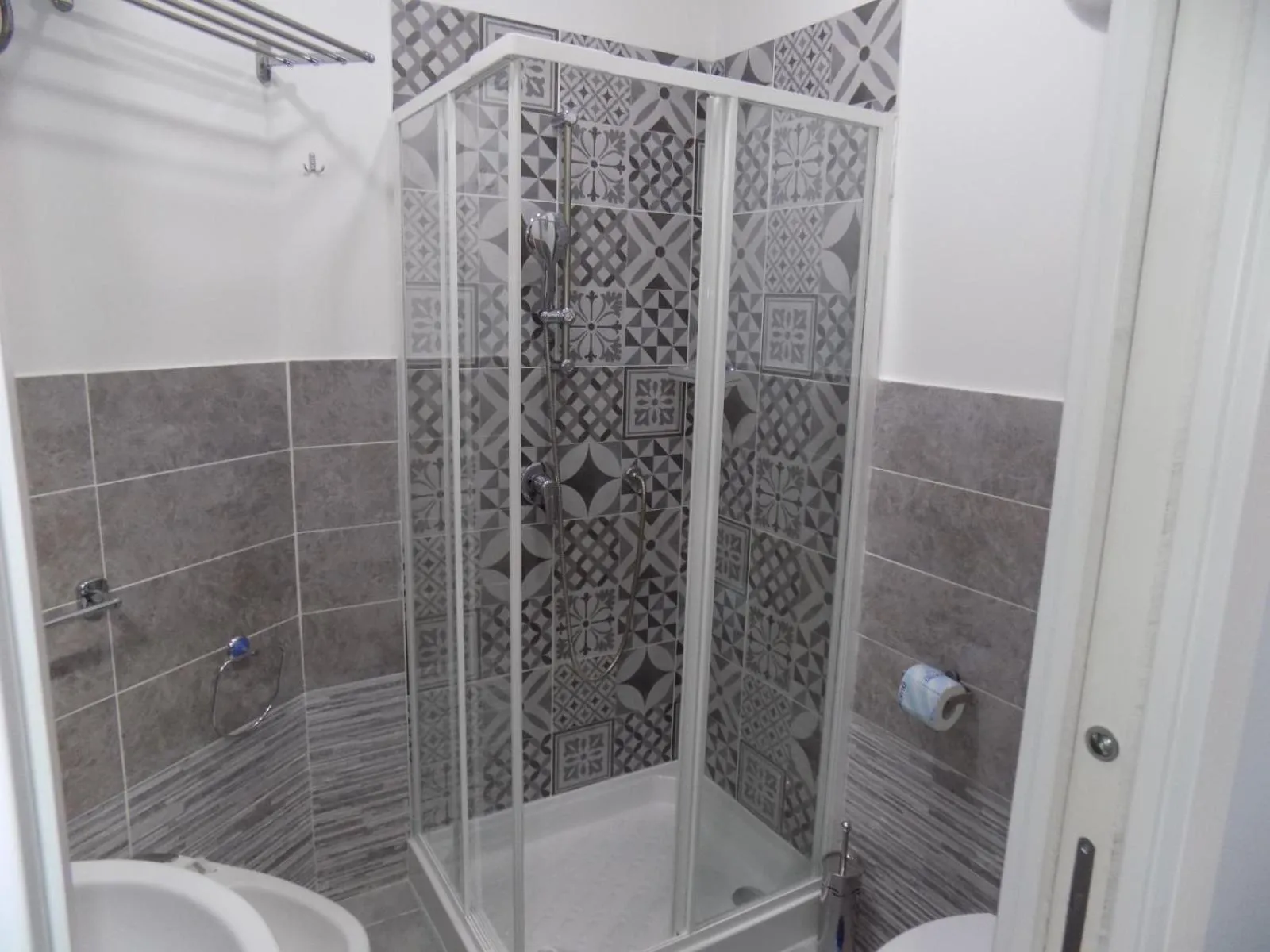 Bathroom in DUOMO 152 NAPOLI