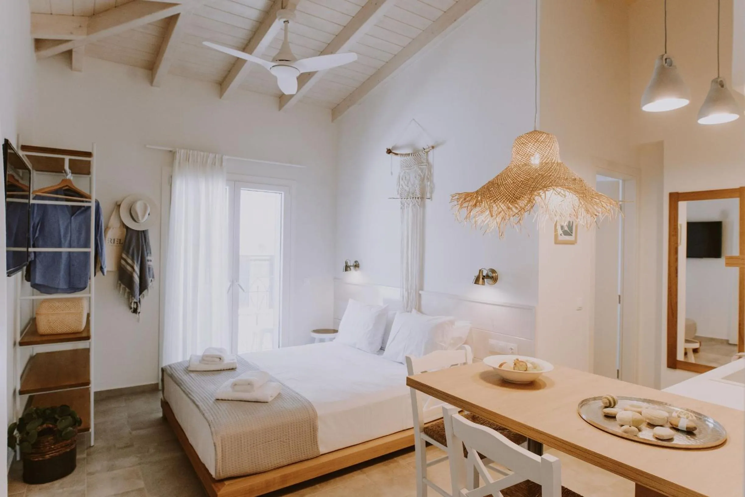 Bed in ERIEL Boutique Apartments