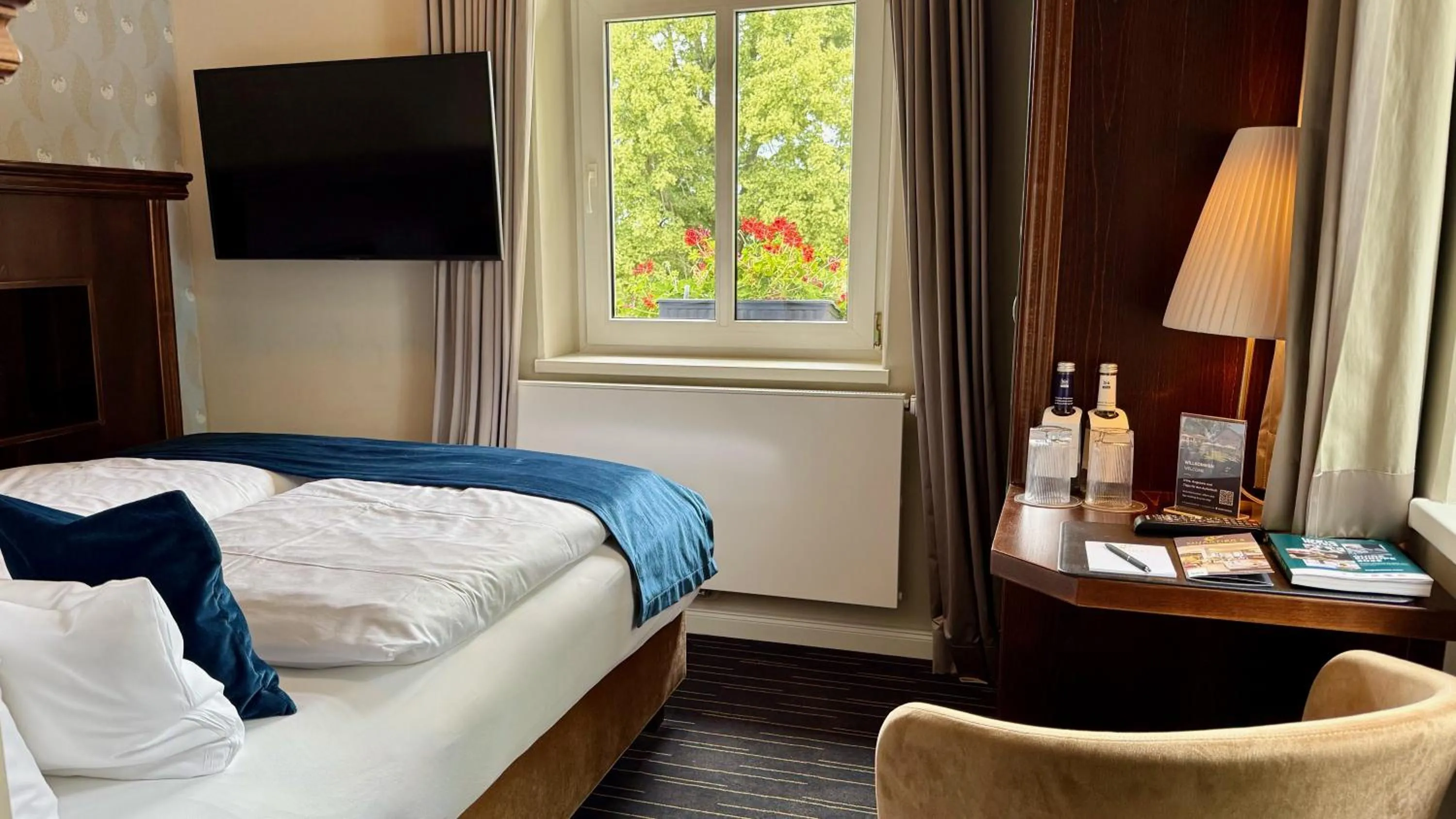 Photo of the whole room, Bed in QUARTIER 5 Hotel & Restaurant, Sächsische Schweiz